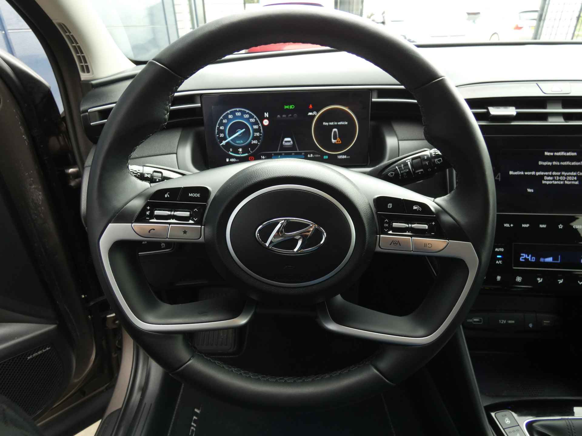 Hyundai Tucson 1.6 T-GDI MHEV Comfort Smart | Navigatie | Climate Control | Parkeercamera - 29/58