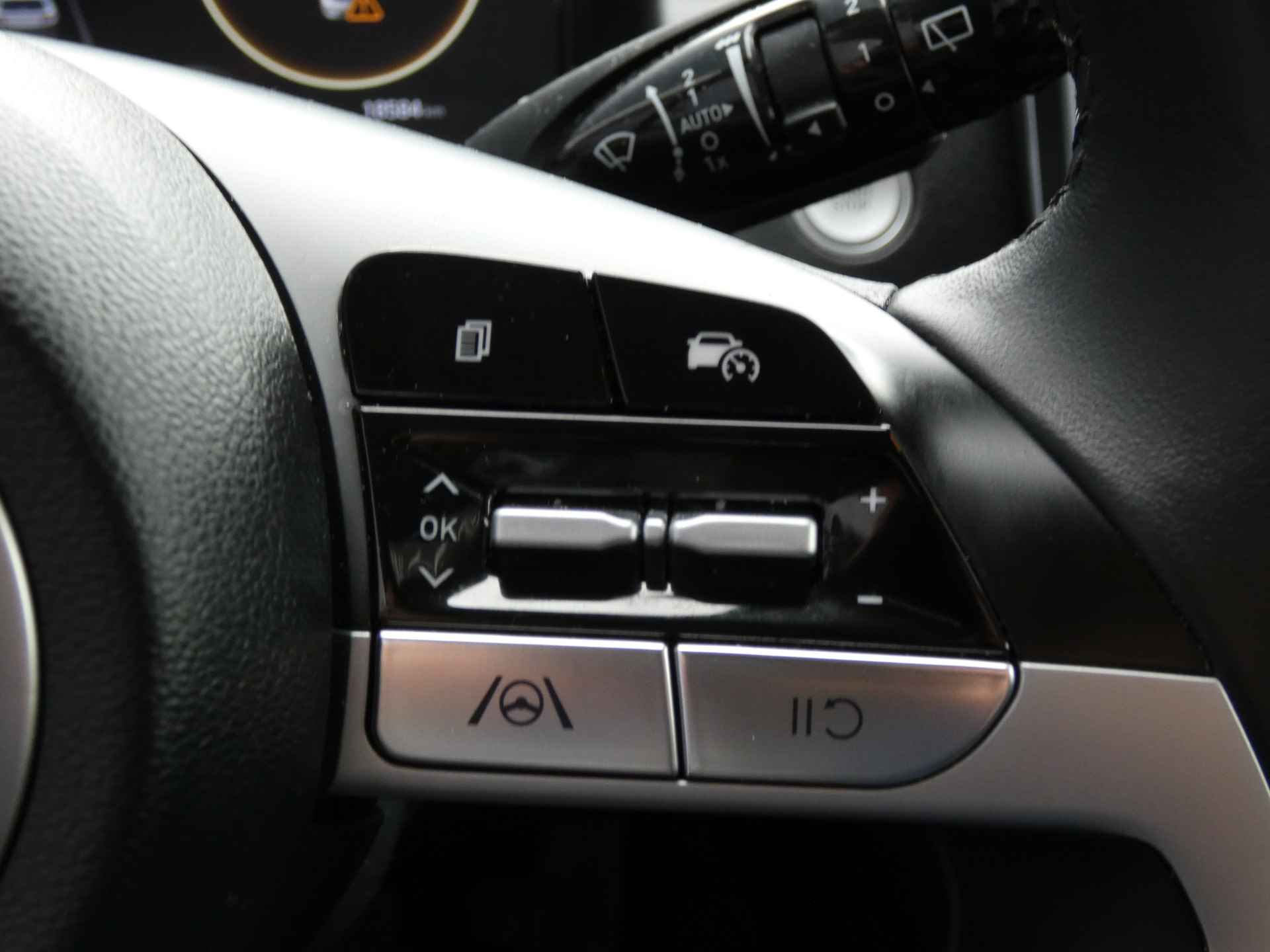 Hyundai Tucson 1.6 T-GDI MHEV Comfort Smart | Navigatie | Climate Control | Parkeercamera - 31/58