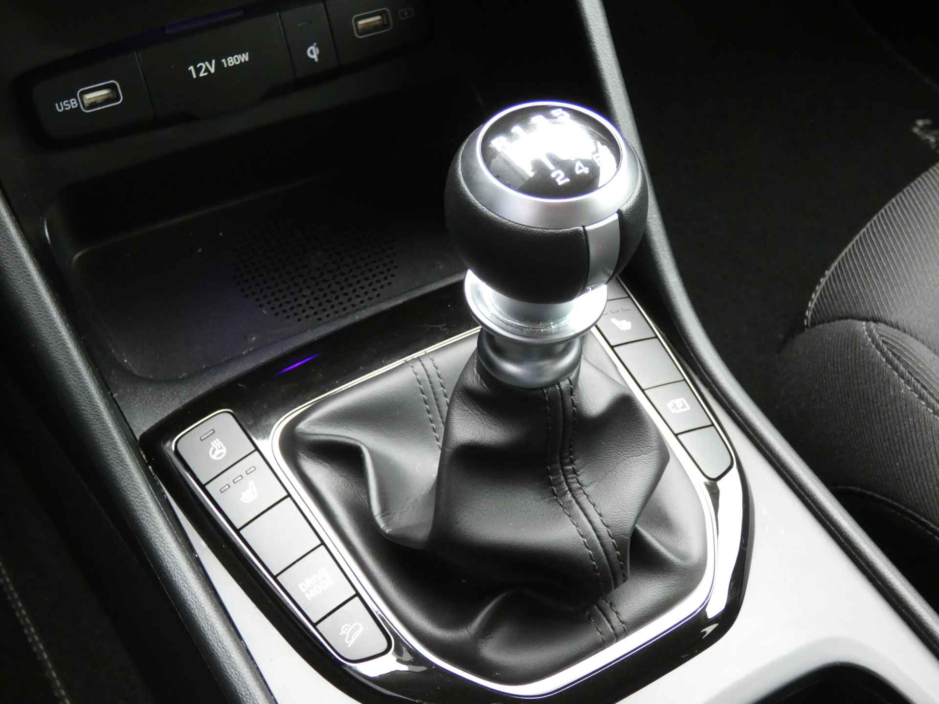 Hyundai Tucson 1.6 T-GDI MHEV Comfort Smart | Navigatie | Climate Control | Parkeercamera - 38/58