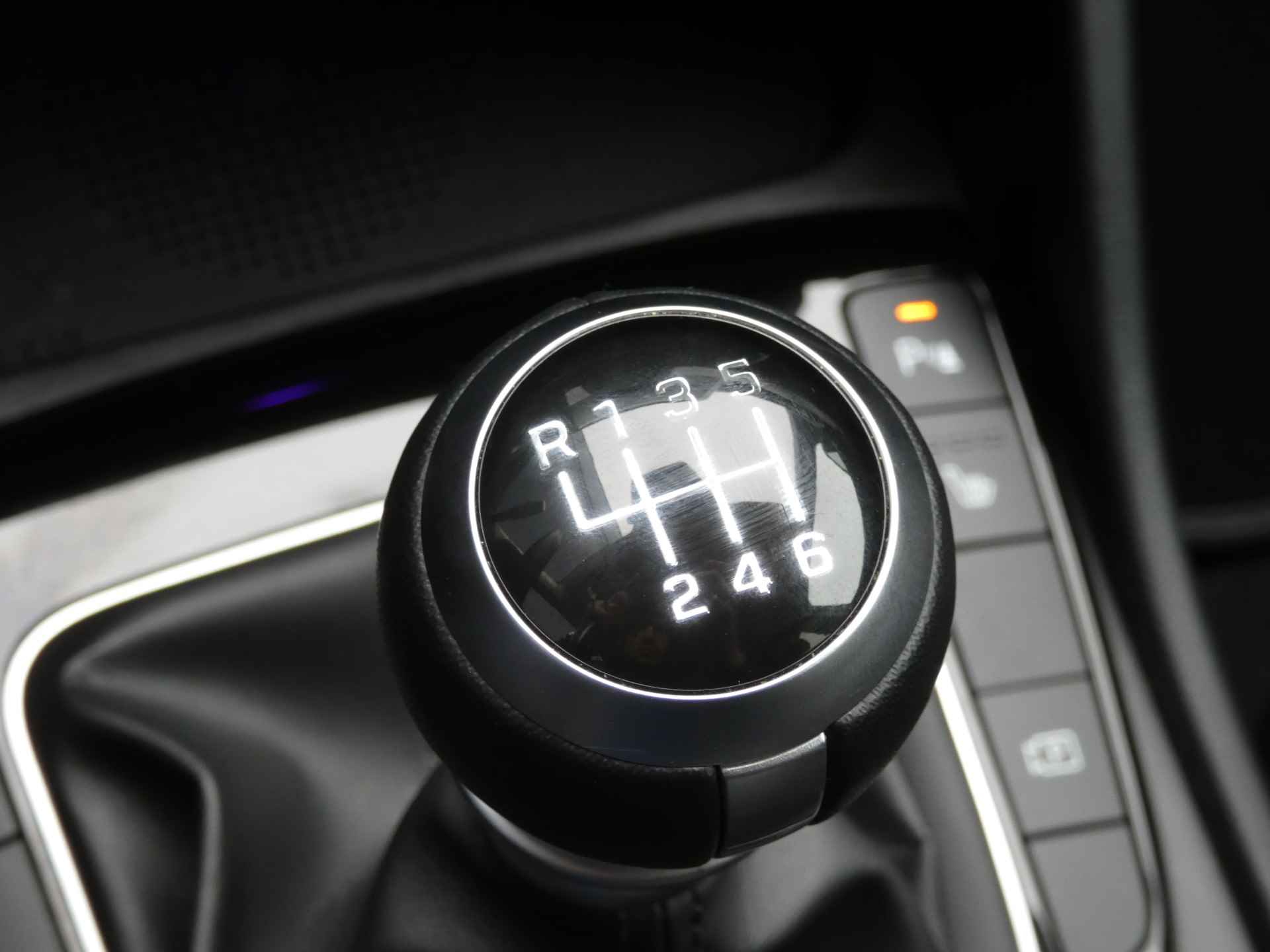 Hyundai Tucson 1.6 T-GDI MHEV Comfort Smart | Navigatie | Climate Control | Parkeercamera - 39/58