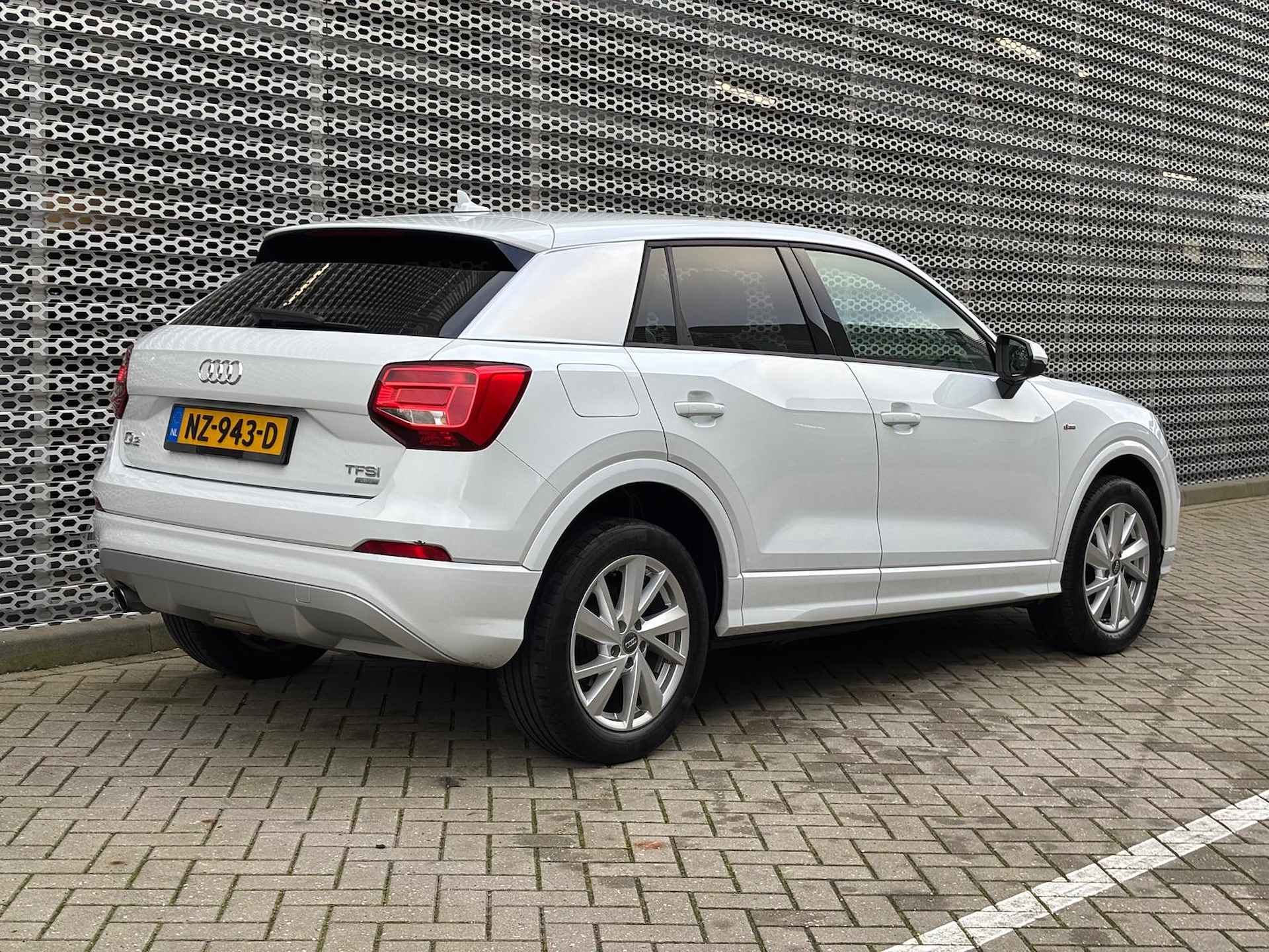 Audi Q2 1.0 TFSI Sport / S-Line Interieur / Sportonderstel / Half-Lederen Sportstoelen / App-Connect P4 - 7/28