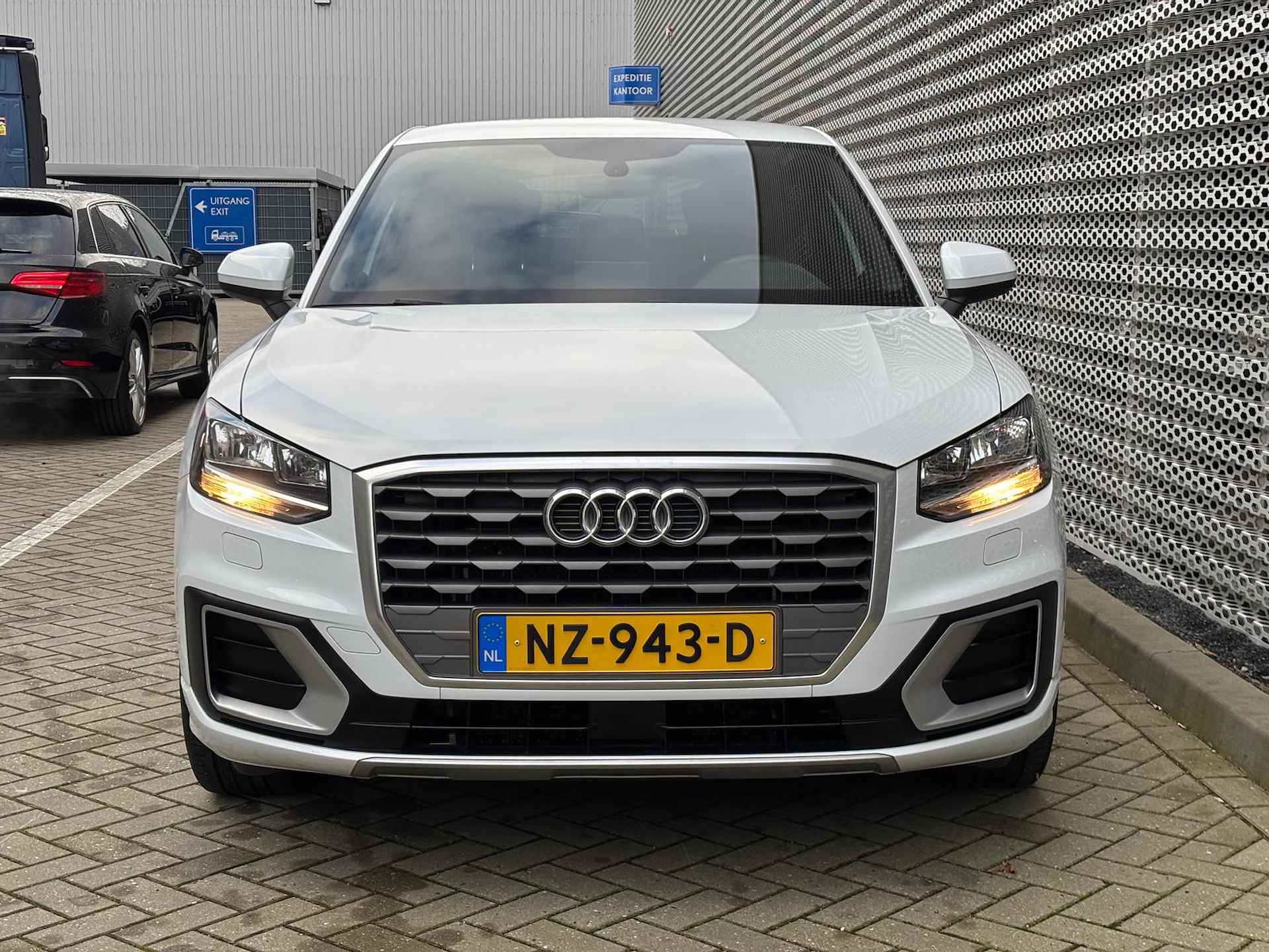 Audi Q2 1.0 TFSI Sport / S-Line Interieur / Sportonderstel / Half-Lederen Sportstoelen / App-Connect P4 - 10/28