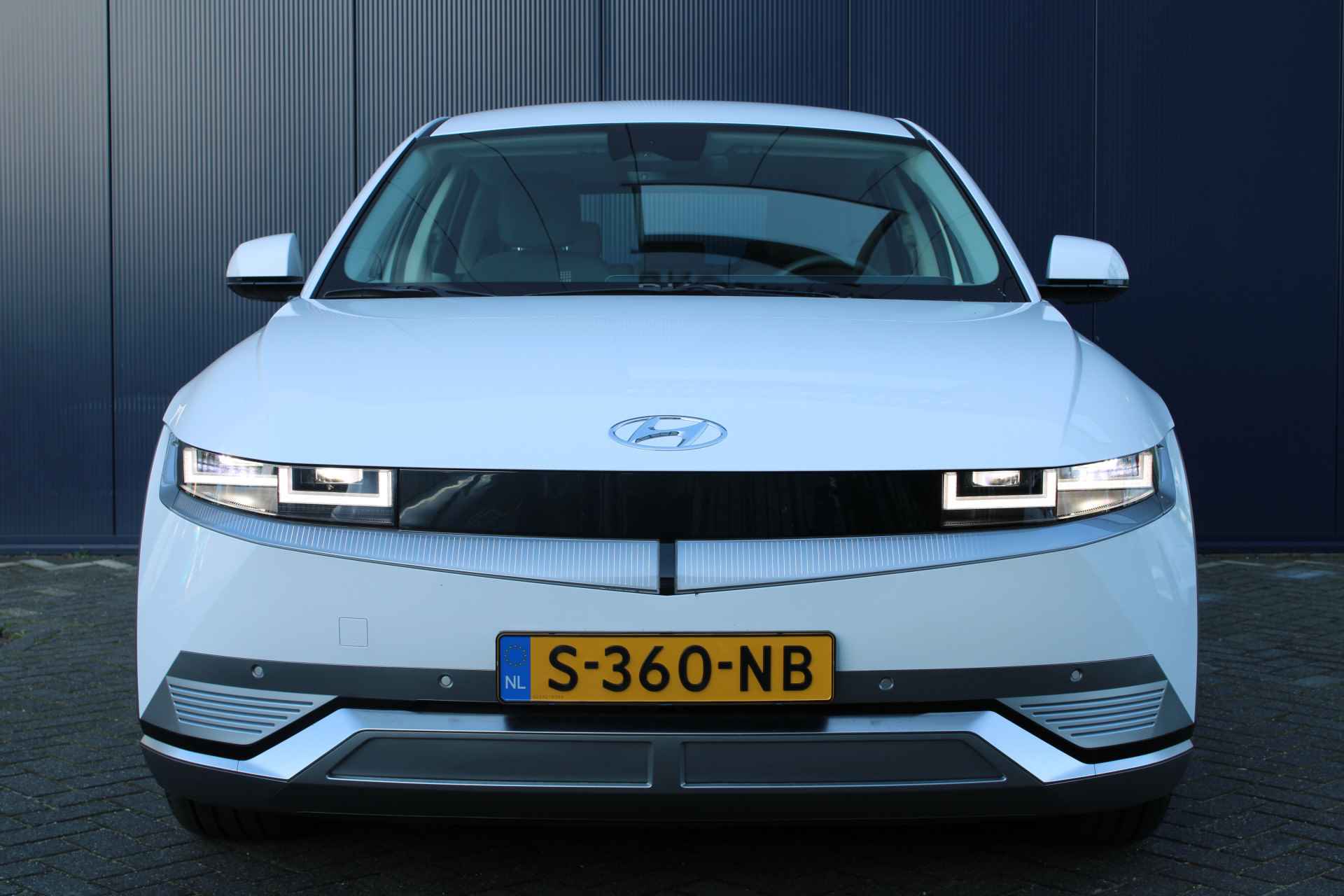 Hyundai IONIQ 5 58 kWh 170PK Connect Automaat | Climate | Camera | Keyless | Full Led | Navigatie | 19" Lichtmetaal | Winterpakket | Parkeer Ass - 4/29