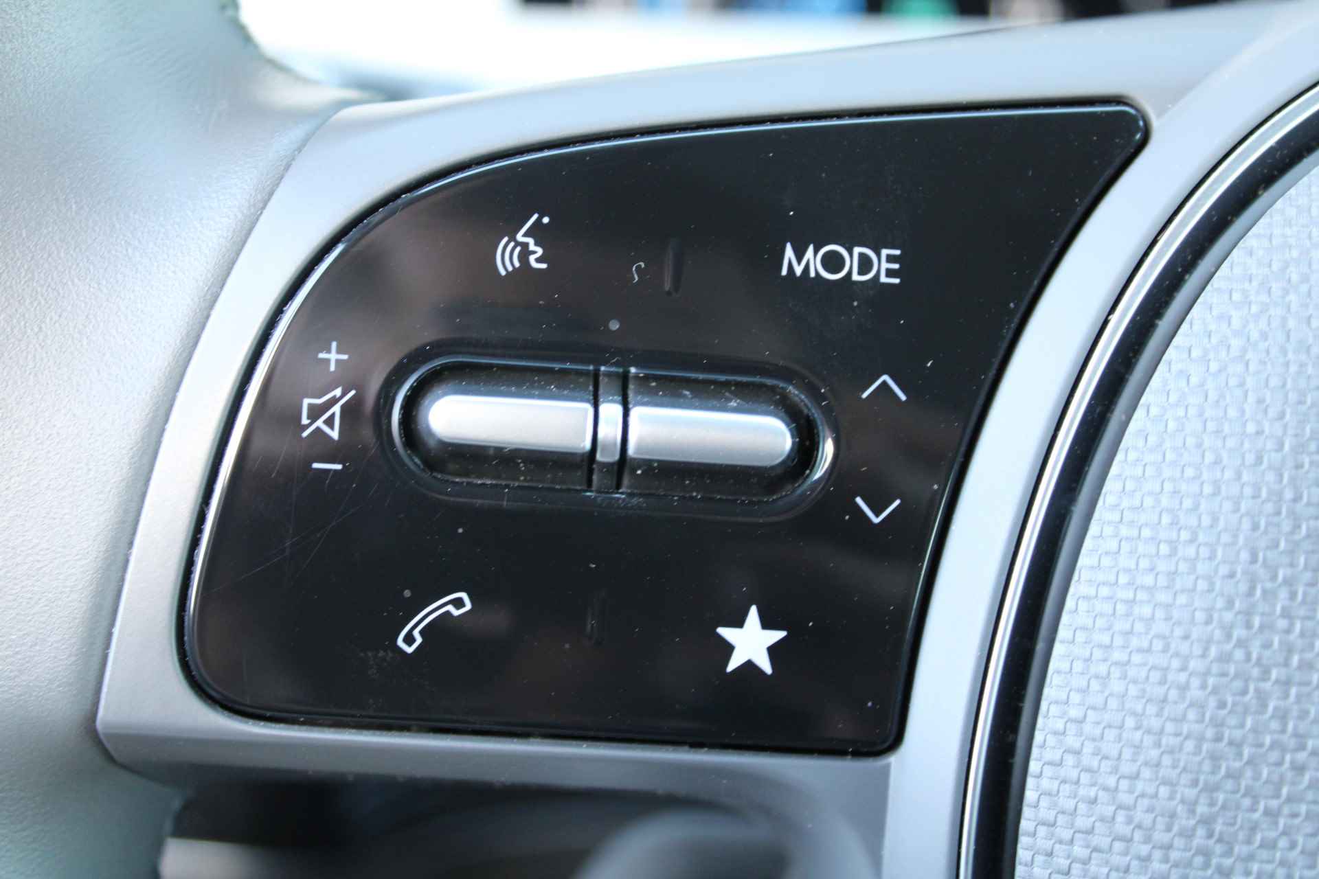 Hyundai IONIQ 5 58 kWh 170PK Connect Automaat | Climate | Camera | Keyless | Full Led | Navigatie | 19" Lichtmetaal | Winterpakket | Parkeer Ass - 20/29