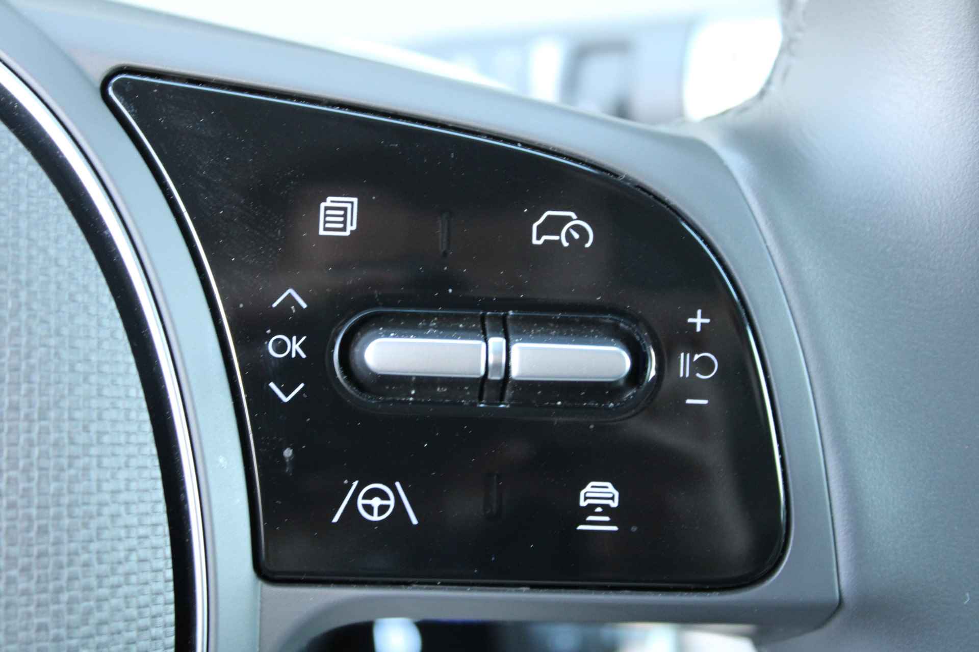 Hyundai IONIQ 5 58 kWh 170PK Connect Automaat | Climate | Camera | Keyless | Full Led | Navigatie | 19" Lichtmetaal | Winterpakket | Parkeer Ass - 22/29