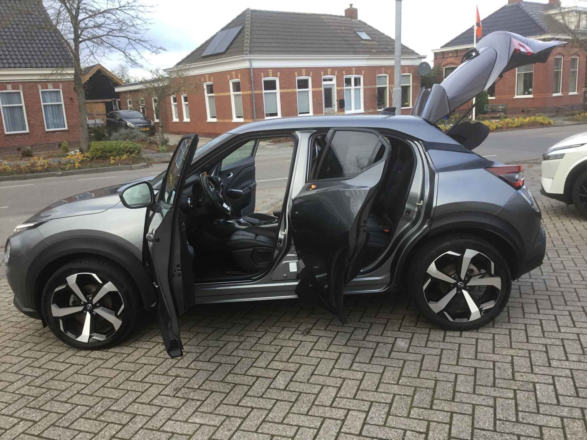 Nissan Juke 1.6 HEV DCT 143 Tekna Bose - 33/39