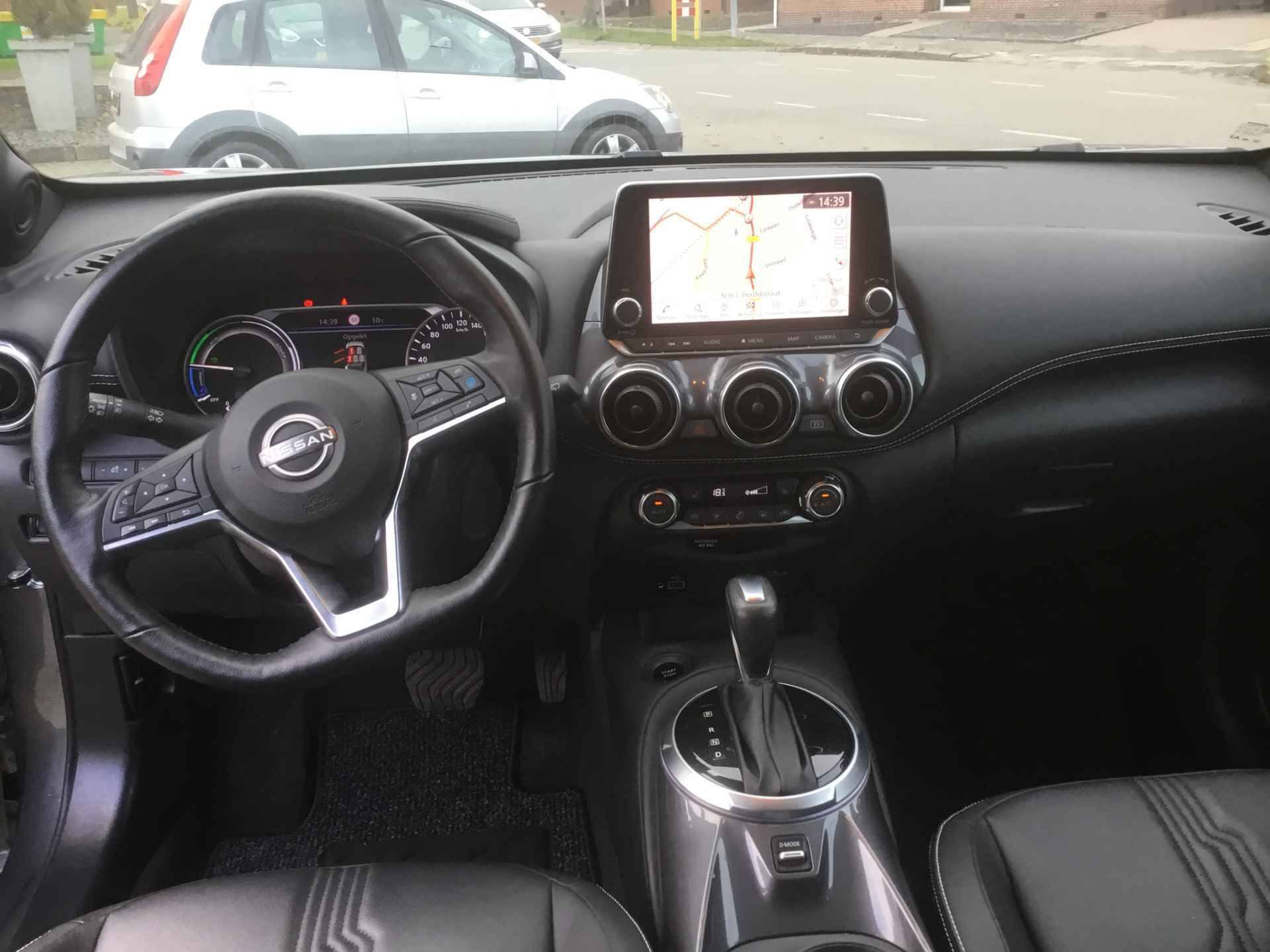 Nissan Juke 1.6 HEV DCT 143 Tekna Bose - 37/39