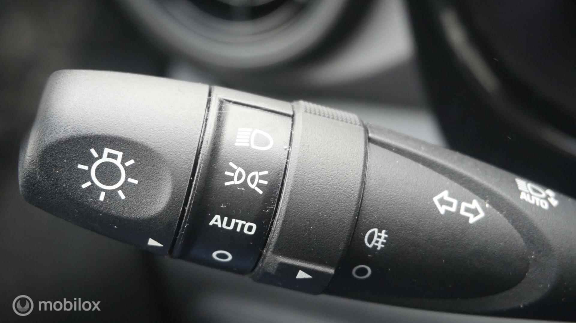 Hyundai i10 1.0 Comfort Automaat | Achteruitrijcamera | Climate Control | Stoel/Stuurverwarming - 22/32