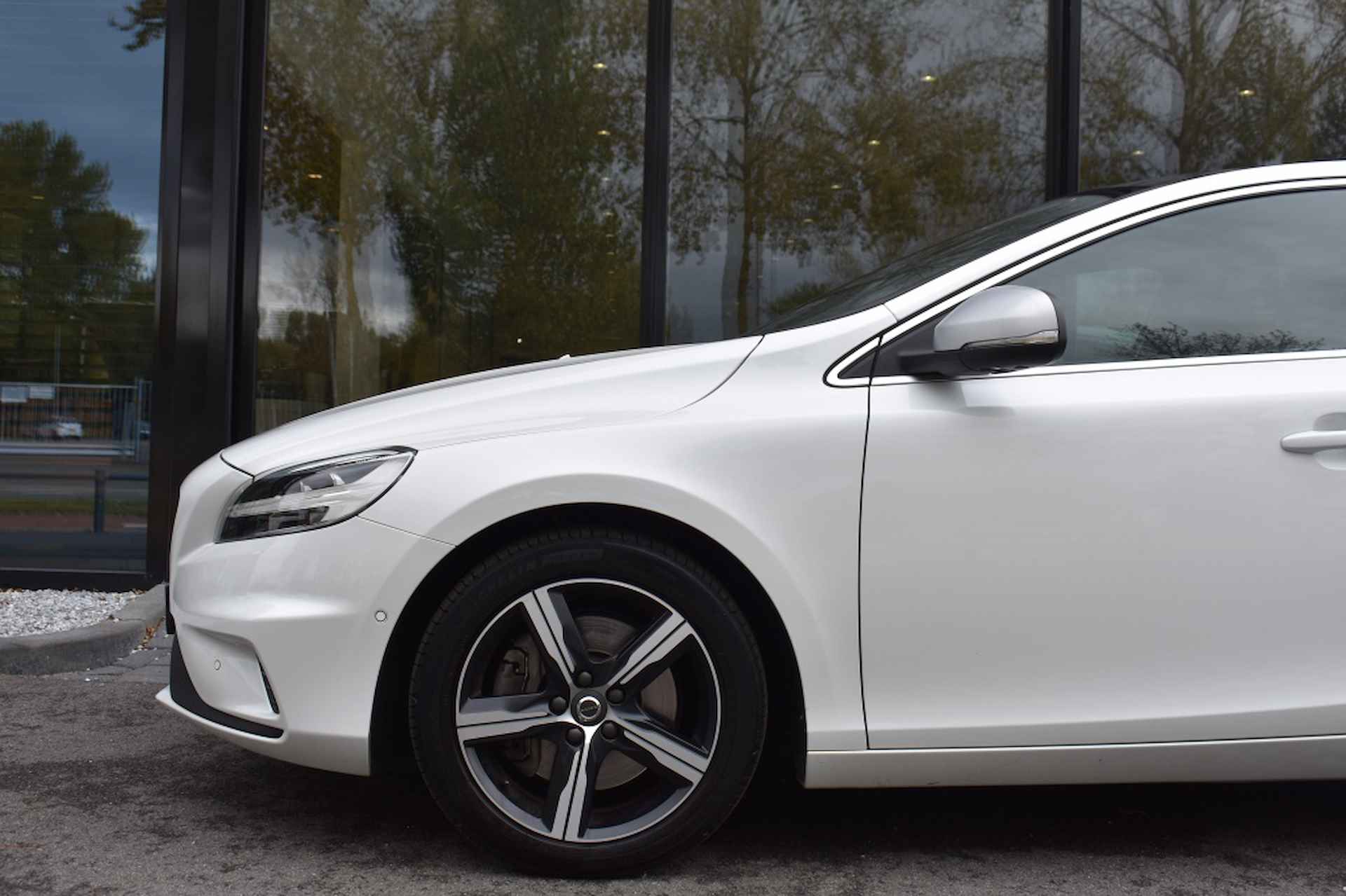 Volvo V40 T3 152pk Aut. Polar+ Sport | Standkachel | Panoramadak - 8/27