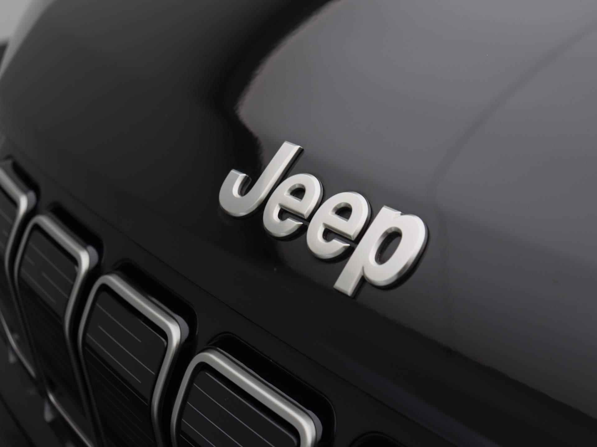 Jeep Avenger 1st Edition 54 kWh | Camera | Climate control | Apple Carplay/Android Auto - 54/58