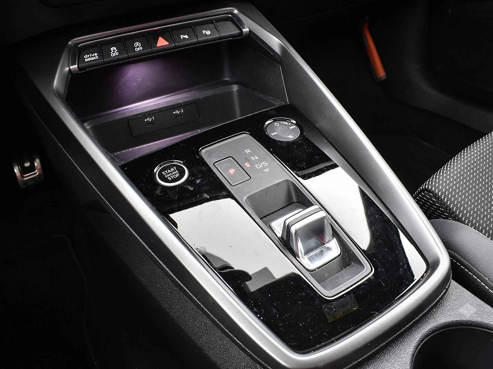 Audi A3 Sportback 30 Tfsi 110pk S-tronic S edition | Climatronic | Panoramadak | Park Assist | P-Sensoren | Camera | Navi | Smartphone Interface | Cruise Control | 18'' Inch | Garantie t/m 16-05-2026 of 100.000km - 28/29