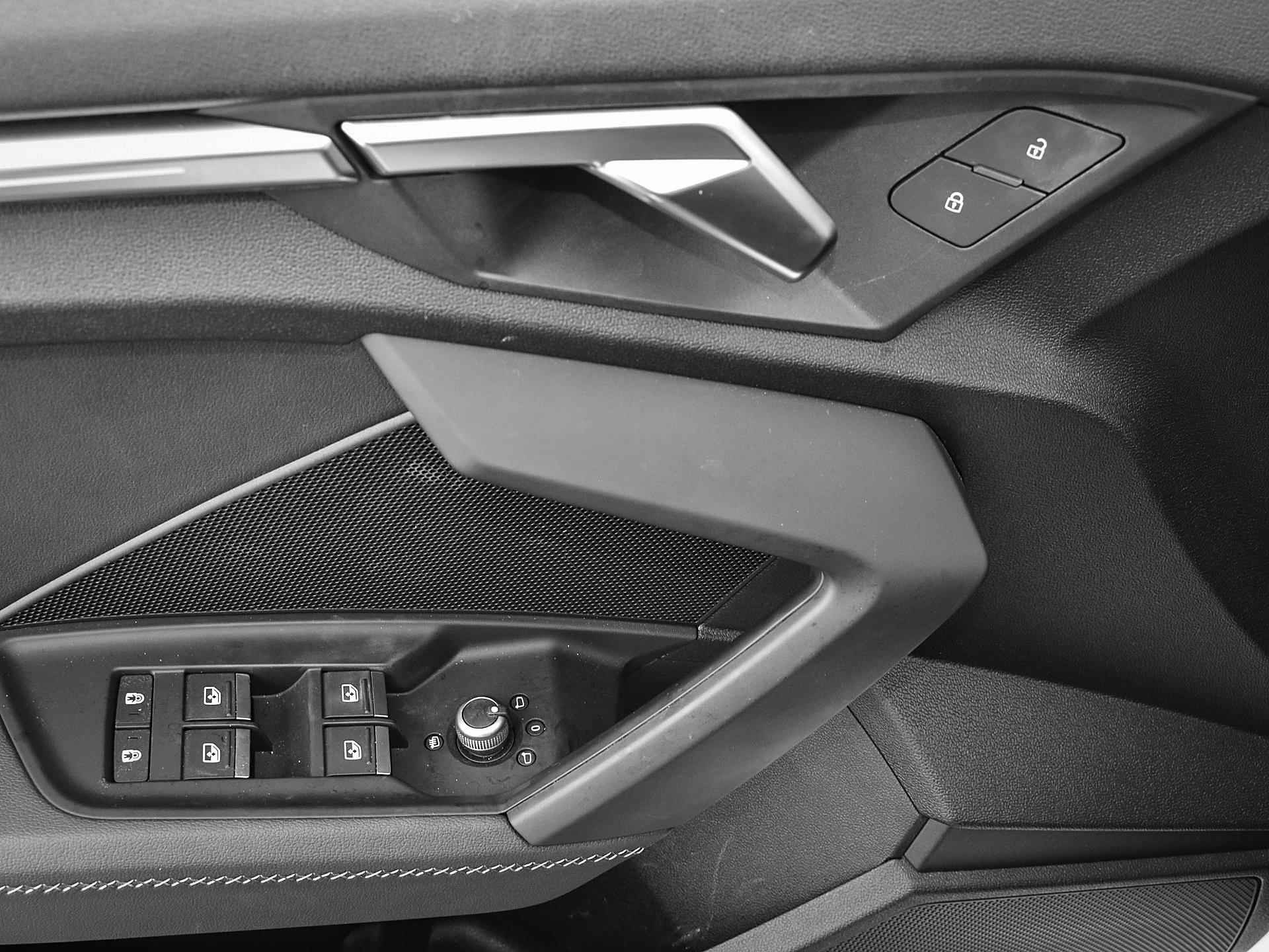 Audi A3 Sportback 30 Tfsi 110pk S-tronic S edition | Climatronic | Panoramadak | Park Assist | P-Sensoren | Camera | Navi | Smartphone Interface | Cruise Control | 18'' Inch | Garantie t/m 16-05-2026 of 100.000km - 29/29