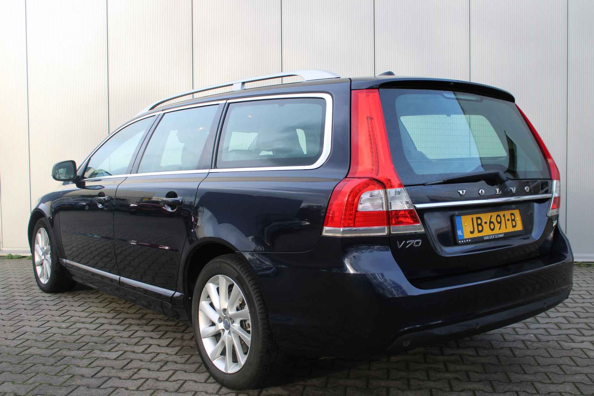 Volvo V70 T4 Automaat Inscription Edition | Automatische Niveau regeling | Geventileerd leder | Schuifdak - 3/31