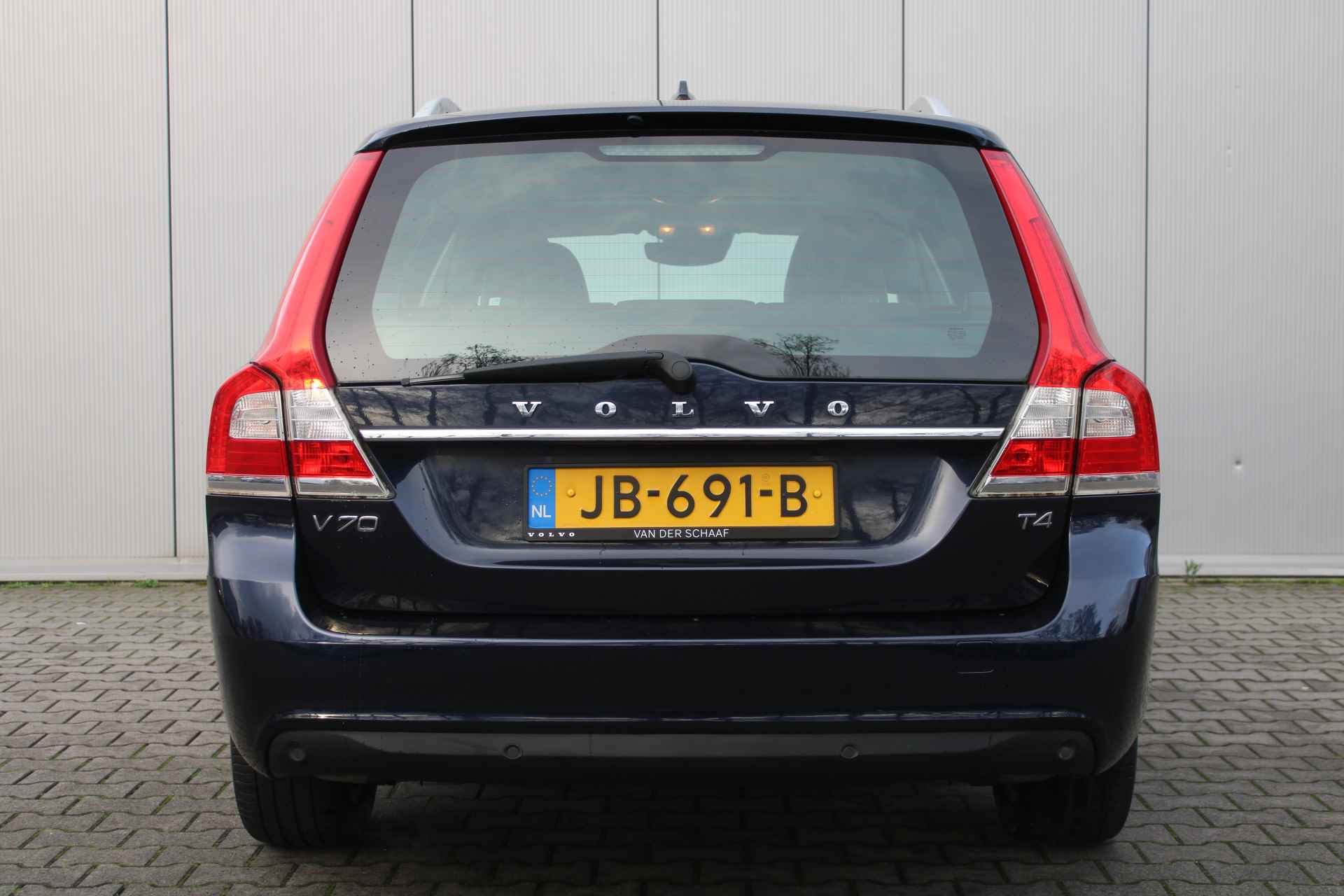 Volvo V70 T4 Automaat Inscription Edition | Automatische Niveau regeling | Geventileerd leder | Schuifdak - 7/31