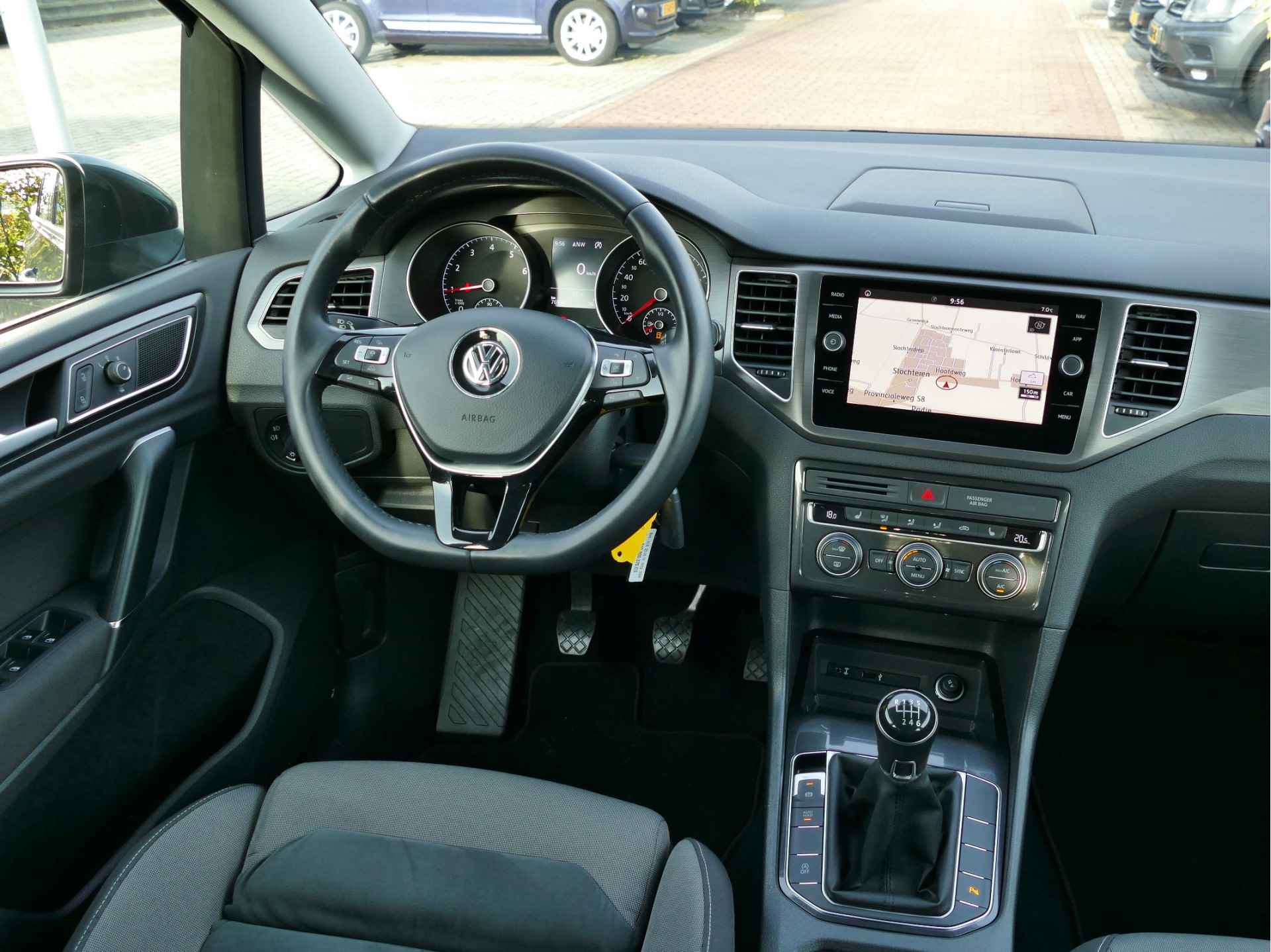 Volkswagen Golf Sportsvan 1.0 TSI Highline | navigatie | adaptieve cruise control | trekhaak | stoelverwarming - 7/53