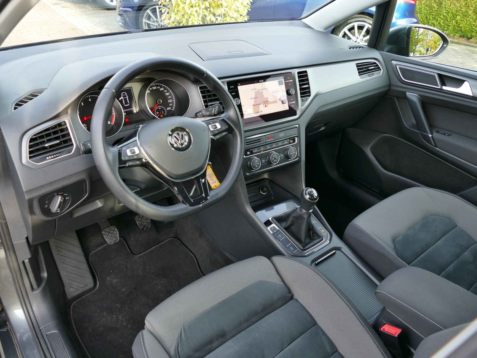 Volkswagen Golf Sportsvan 1.0 TSI Highline | navigatie | adaptieve cruise control | trekhaak | stoelverwarming - 30/53