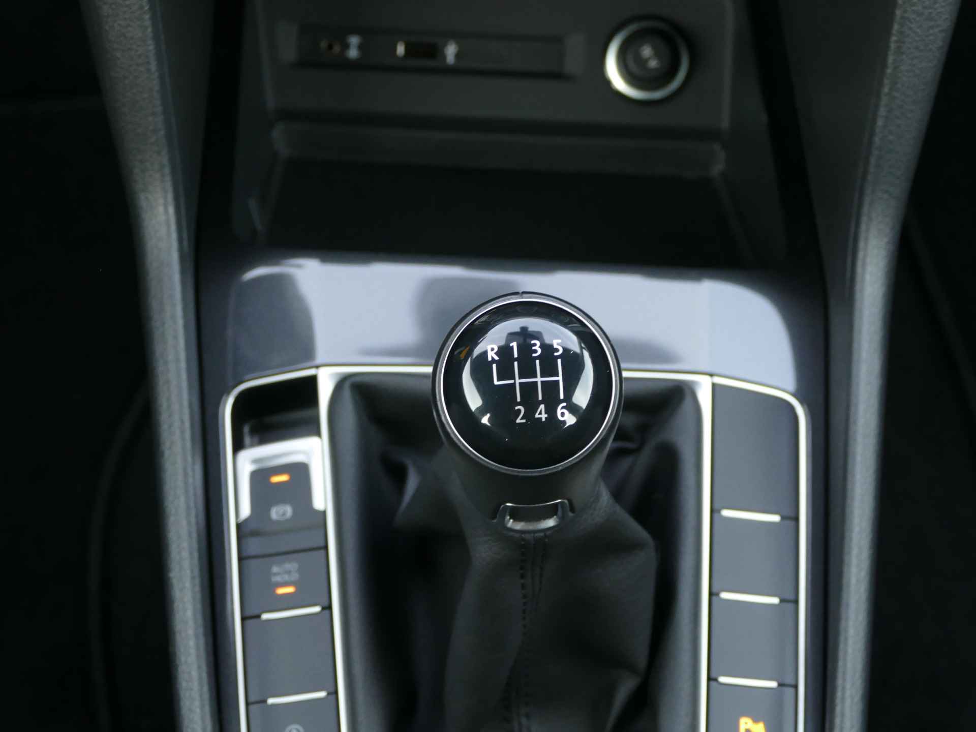 Volkswagen Golf Sportsvan 1.0 TSI Highline | navigatie | adaptieve cruise control | trekhaak | stoelverwarming - 42/53