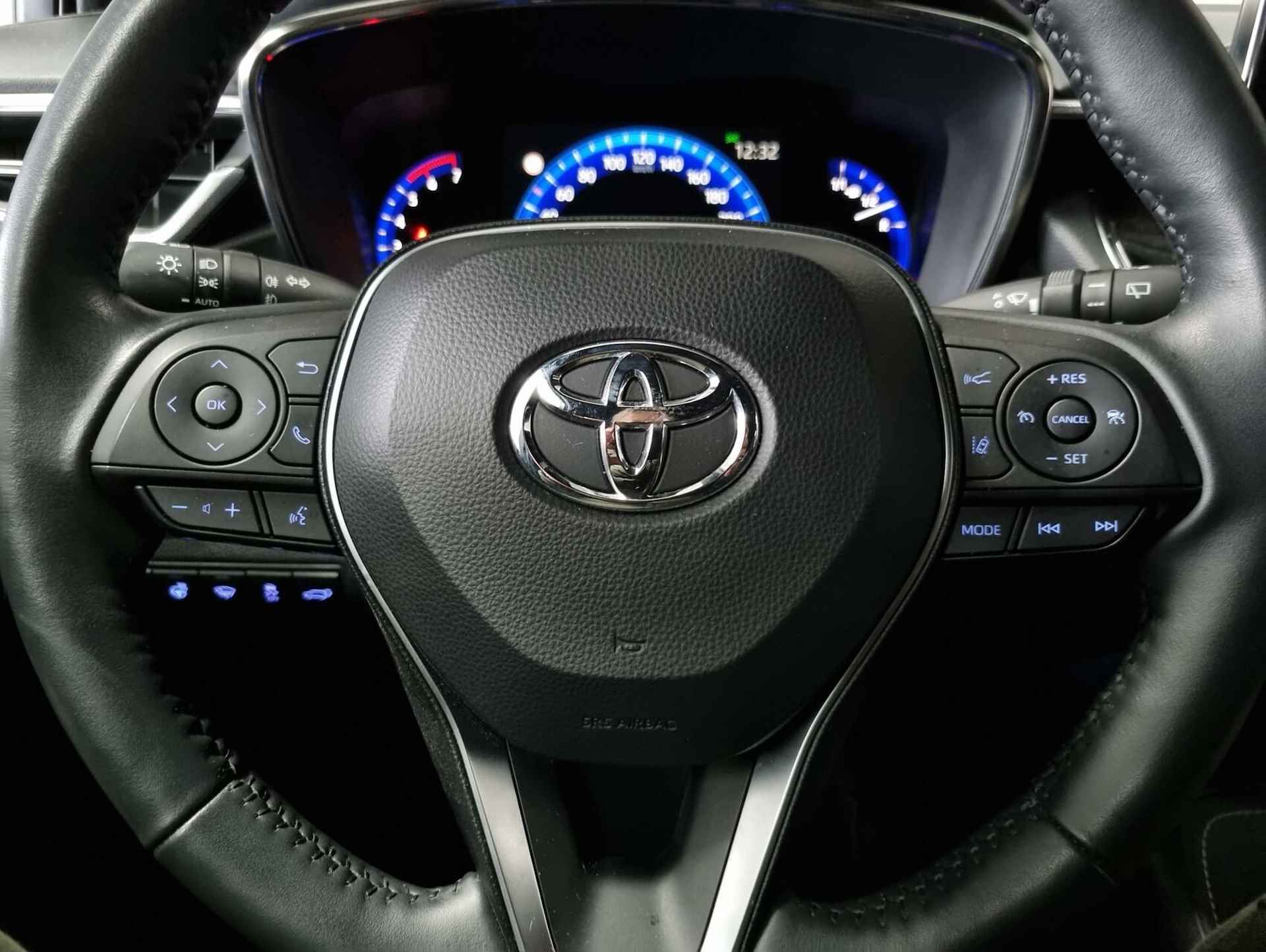 Toyota Corolla Touring Sports 1.8 Hybrid Executive Bi-Tone / HUD - 25/65