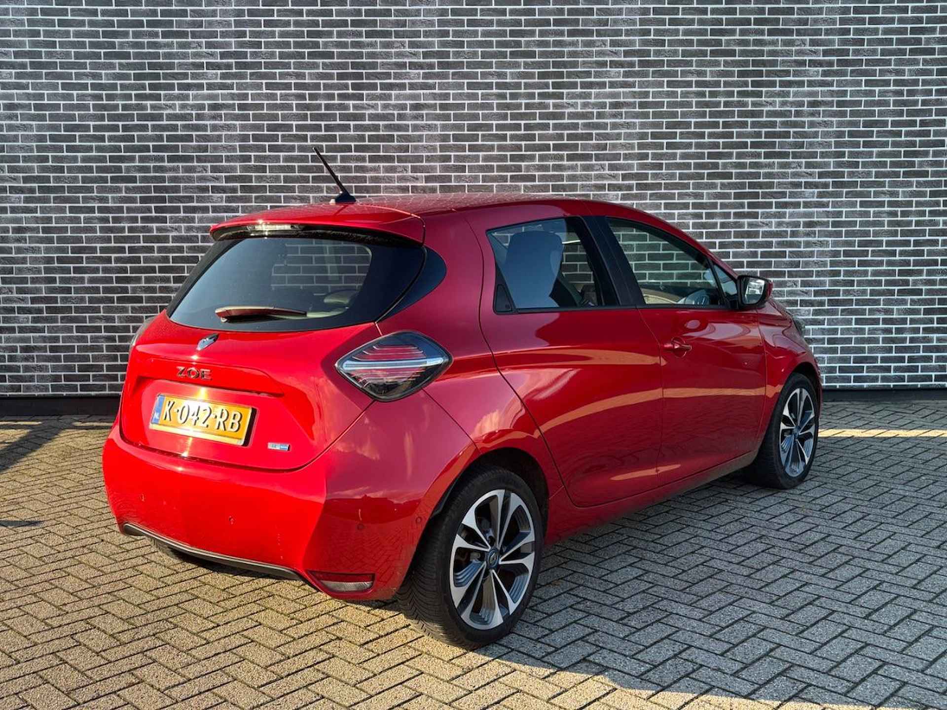 Renault ZOE R135 Intens 52 kWh | Inclusief accu | Cruise control | Navigatie | Climate control | LED koplampen | Bluetooth | Snelladen | Apple Carplay / Android Auto | Warmtepomp | - 6/13