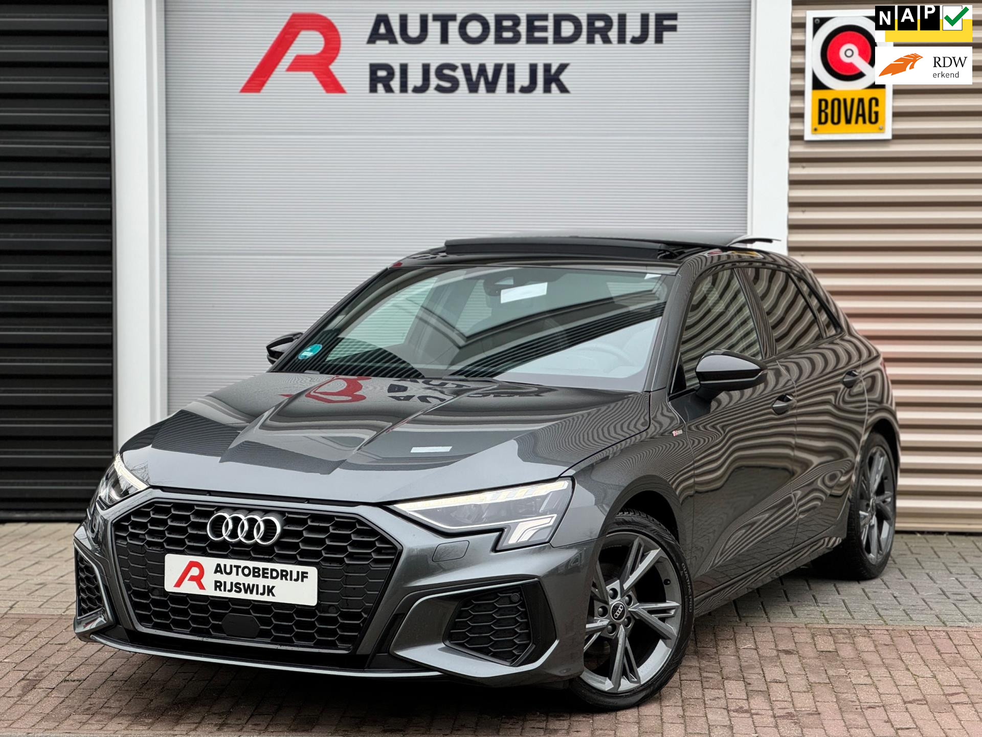 Audi A3 Sportback 35 TFSI S edition Pano/Matrix/Camera/BTW!