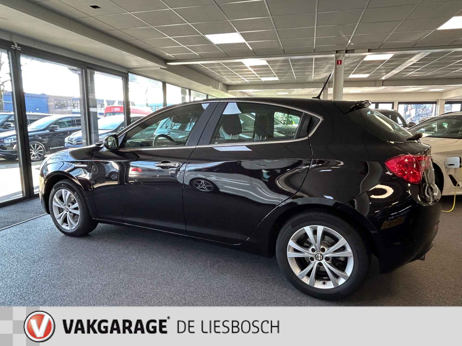 Alfa Romeo Giulietta 1.4 T Distinctive Lusso 170pk Automaat / navigatie / pdc / climate-control / cruise-control - 5/35