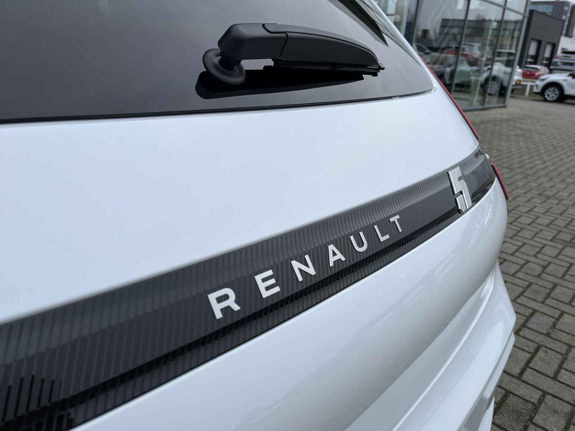 Renault 5 Comfort Range Techno 52 kWh Automaat | OP VOORRAAD! | Pack Winter | Pack Advanced Driving Assist | Harman Kardon® | V2L Adapter - 13/23