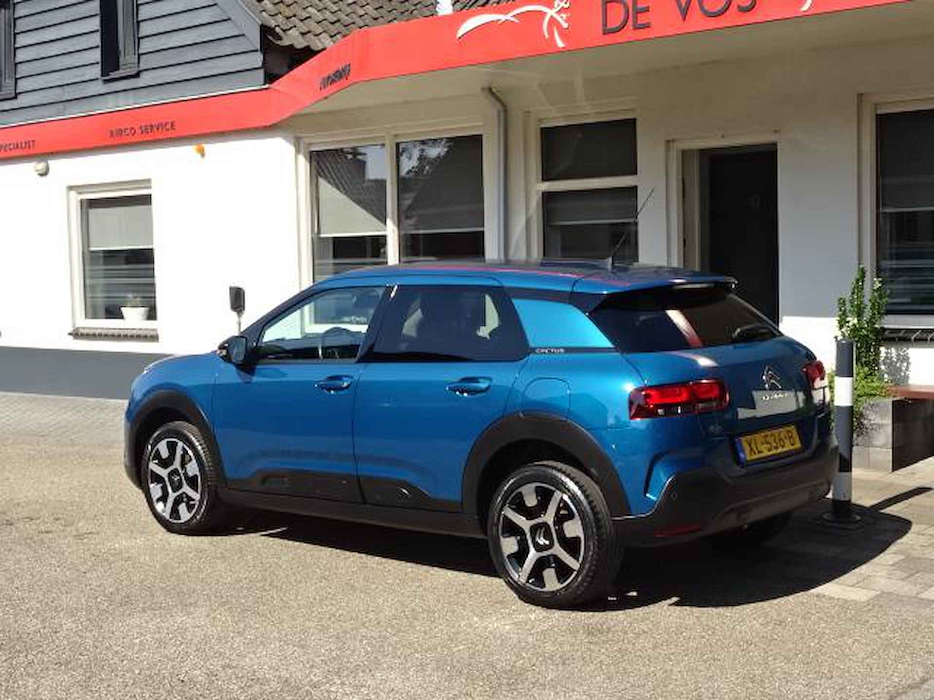 Citroen C4 Cactus 1.2 PureTech Shine - 3/26