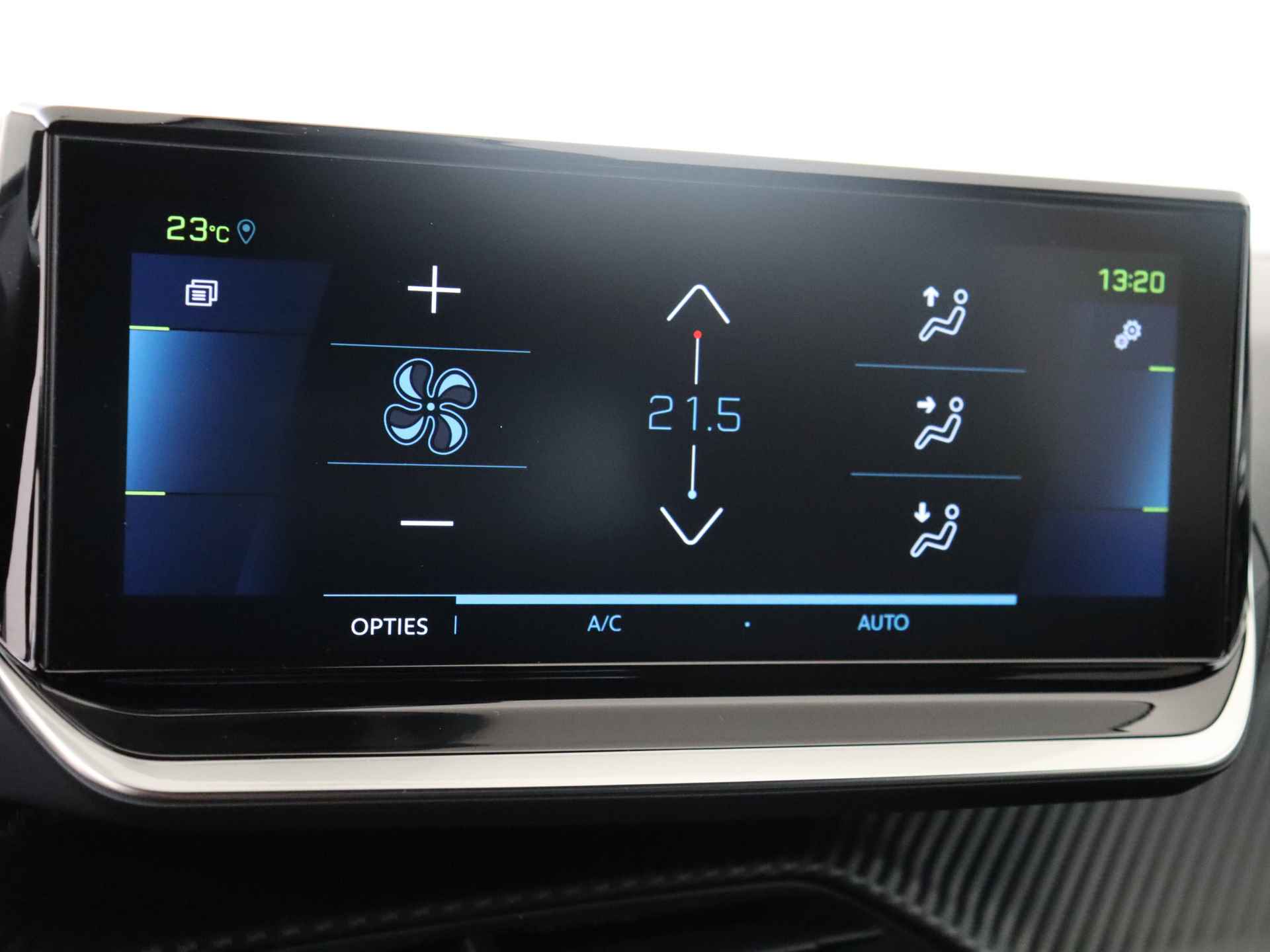 Peugeot e-2008 EV Allure Pack 50 kWh | Navigatie | Camera | Stoelverwarming | BTW |  | Beschikbaarheid in overleg | - 10/38