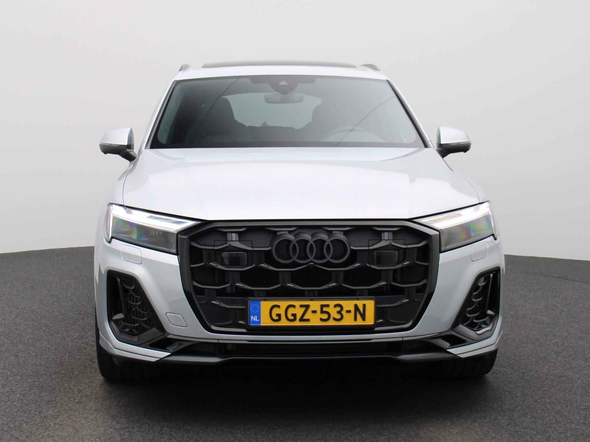 Audi Q7 55 TFSI e quattro Pro Line S 381 PK | Assistentiepakket tour | B&O Premium | Glazen panoramadak | Trekhaak | Assistentiepakket parking plus | Achterbank plus | Comfortsleutel | Lichtpakket plus ambient light | Sportstoelen plus voorin | - 3/90