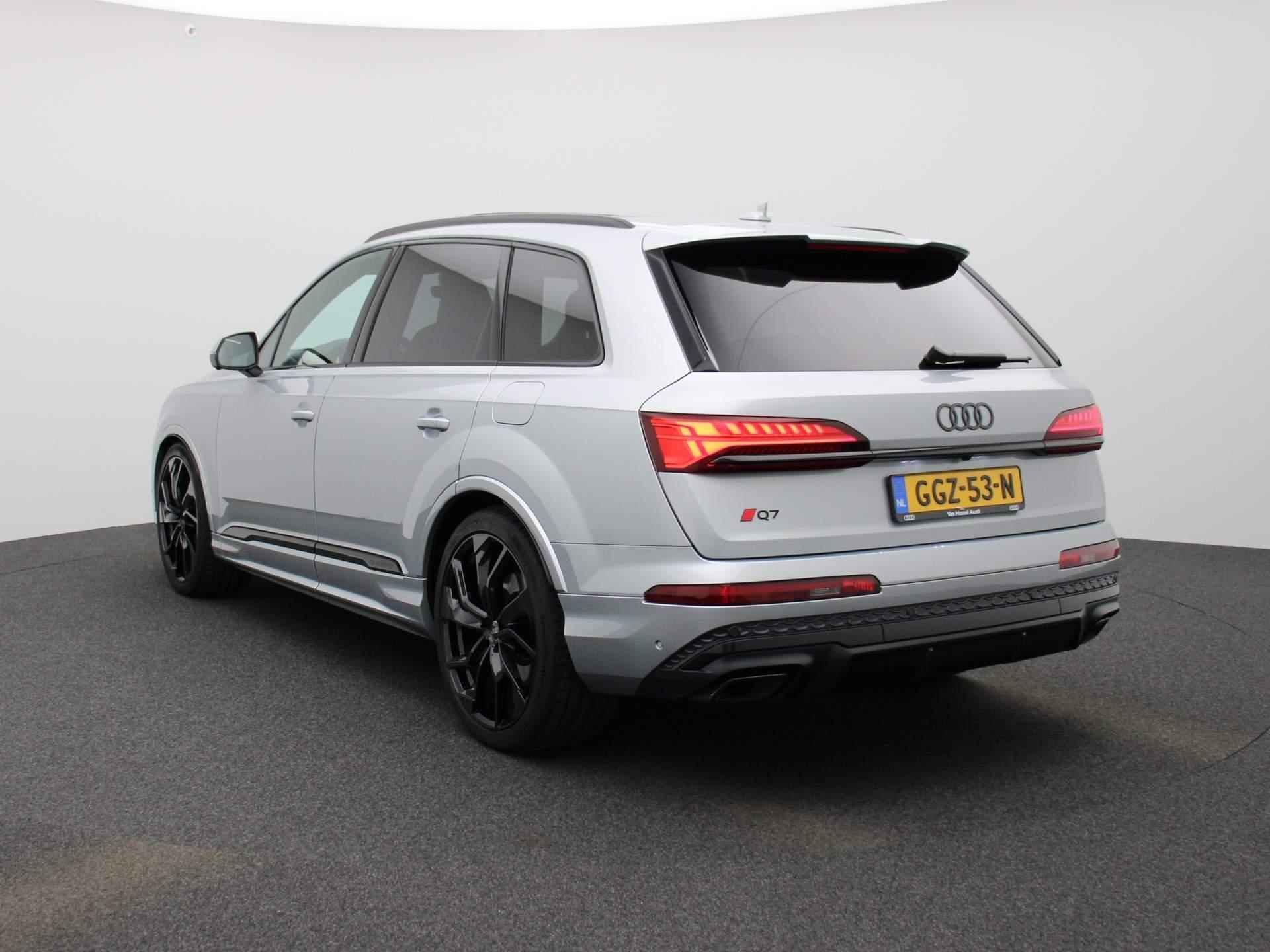 Audi Q7 55 TFSI e quattro Pro Line S 381 PK | Assistentiepakket tour | B&O Premium | Glazen panoramadak | Trekhaak | Assistentiepakket parking plus | Achterbank plus | Comfortsleutel | Lichtpakket plus ambient light | Sportstoelen plus voorin | - 4/90