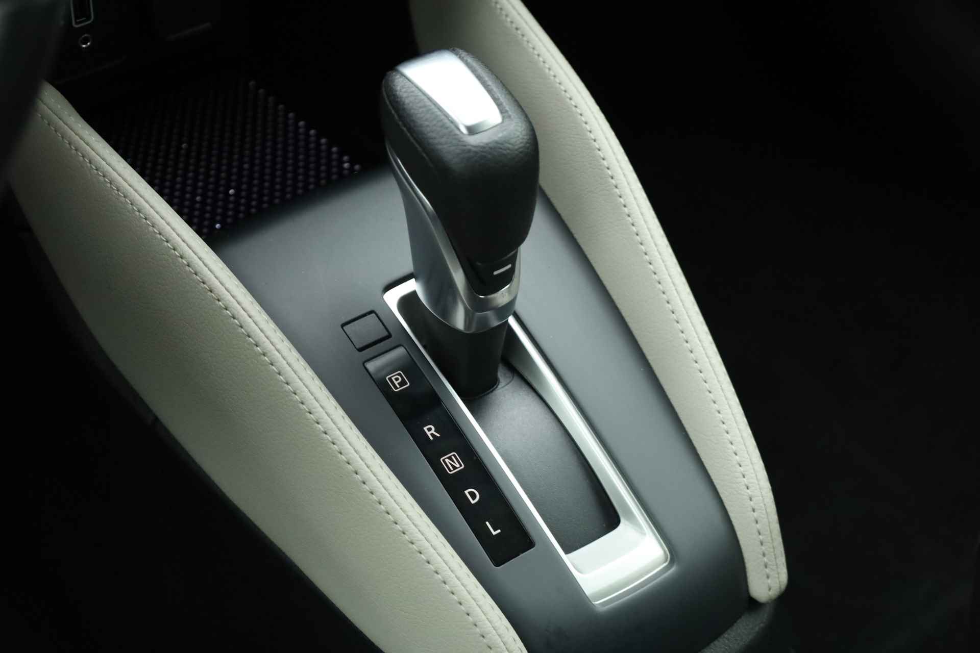 Nissan Micra 1.0 IG-T N-Connecta Automaat | Navi | Camera | Apple CarPlay | DAB | Cruise - 6/29