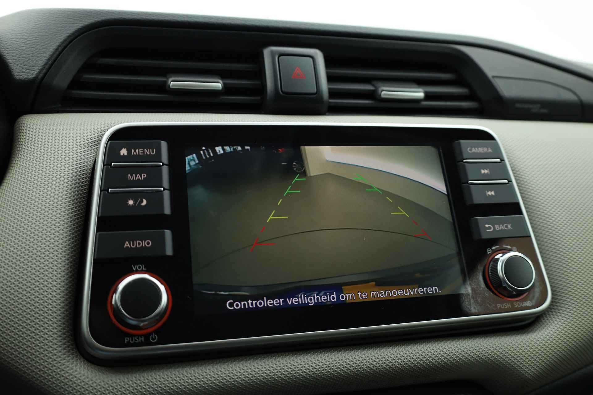 Nissan Micra 1.0 IG-T N-Connecta Automaat | Navi | Camera | Apple CarPlay | DAB | Cruise - 15/29