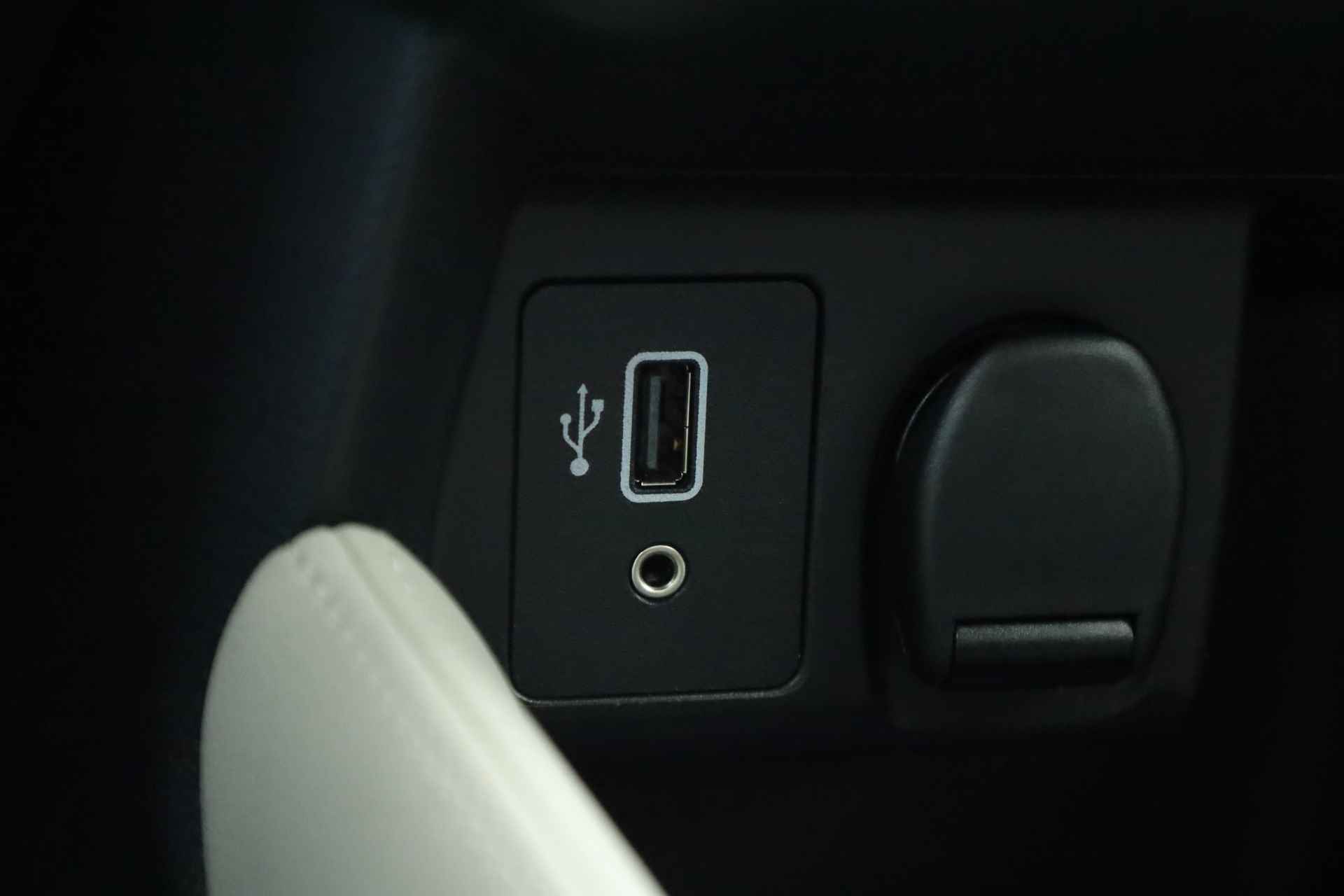 Nissan Micra 1.0 IG-T N-Connecta Automaat | Navi | Camera | Apple CarPlay | DAB | Cruise - 18/29