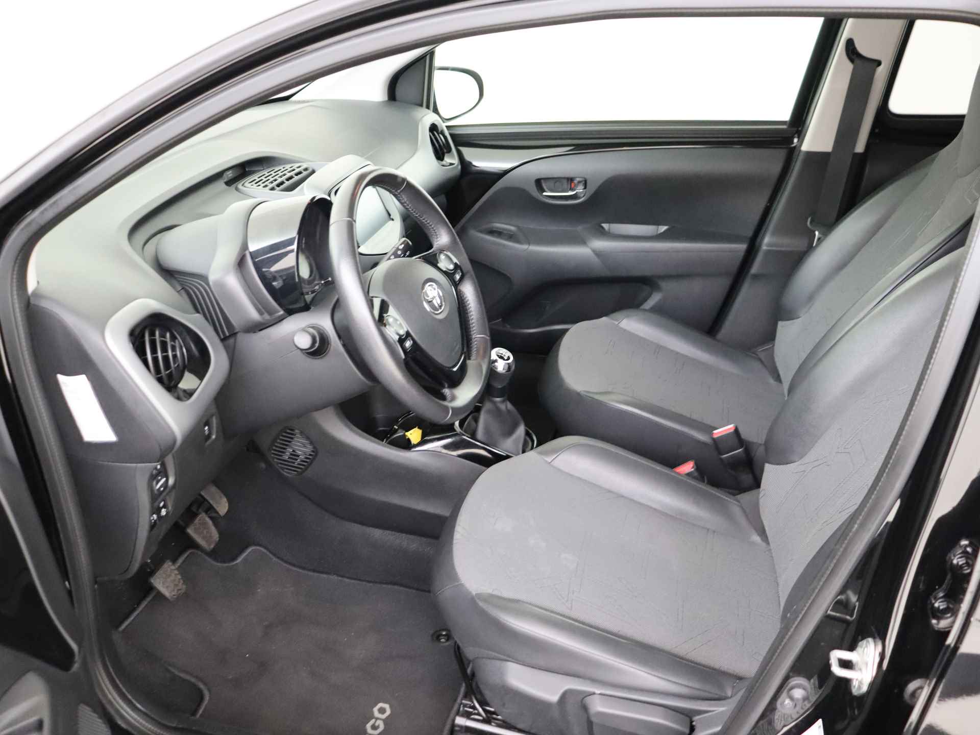 Toyota Aygo 1.0 VVT-i x-clusiv I Safety Sense | Apple Carplay/Android Auto I Climate Control I Keyless Entry/Start I 1e Eigenaar I Volledig LOUWMAN Onderhouden I - 20/45
