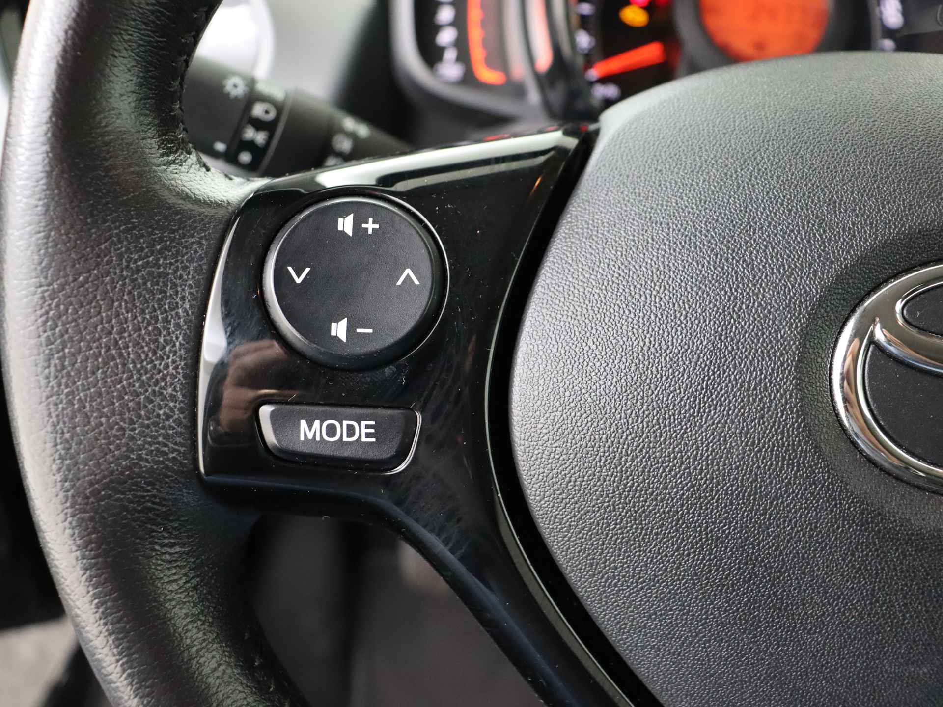 Toyota Aygo 1.0 VVT-i x-clusiv I Safety Sense | Apple Carplay/Android Auto I Climate Control I Keyless Entry/Start I 1e Eigenaar I Volledig LOUWMAN Onderhouden I - 22/45