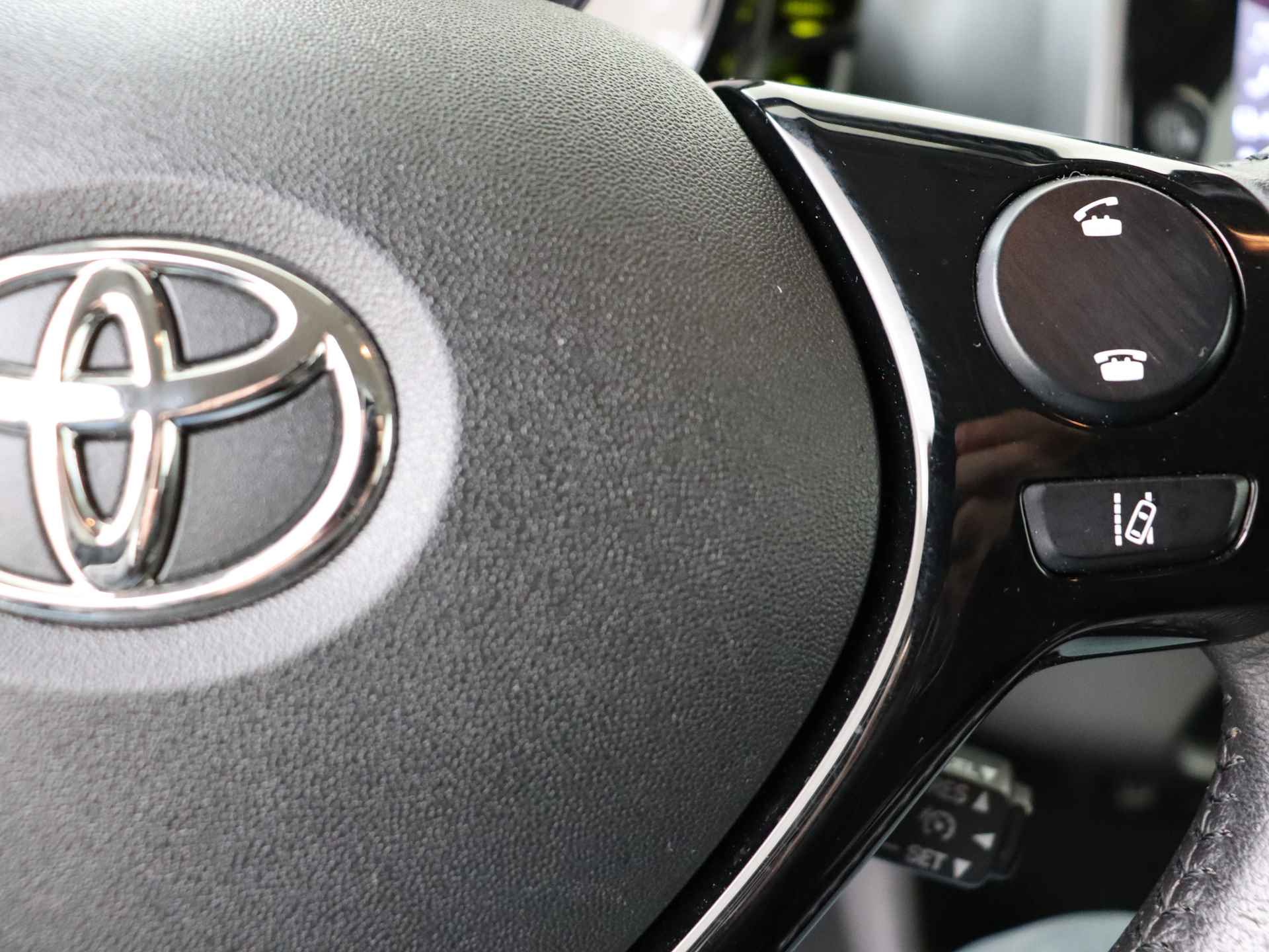 Toyota Aygo 1.0 VVT-i x-clusiv I Safety Sense | Apple Carplay/Android Auto I Climate Control I Keyless Entry/Start I 1e Eigenaar I Volledig LOUWMAN Onderhouden I - 23/45