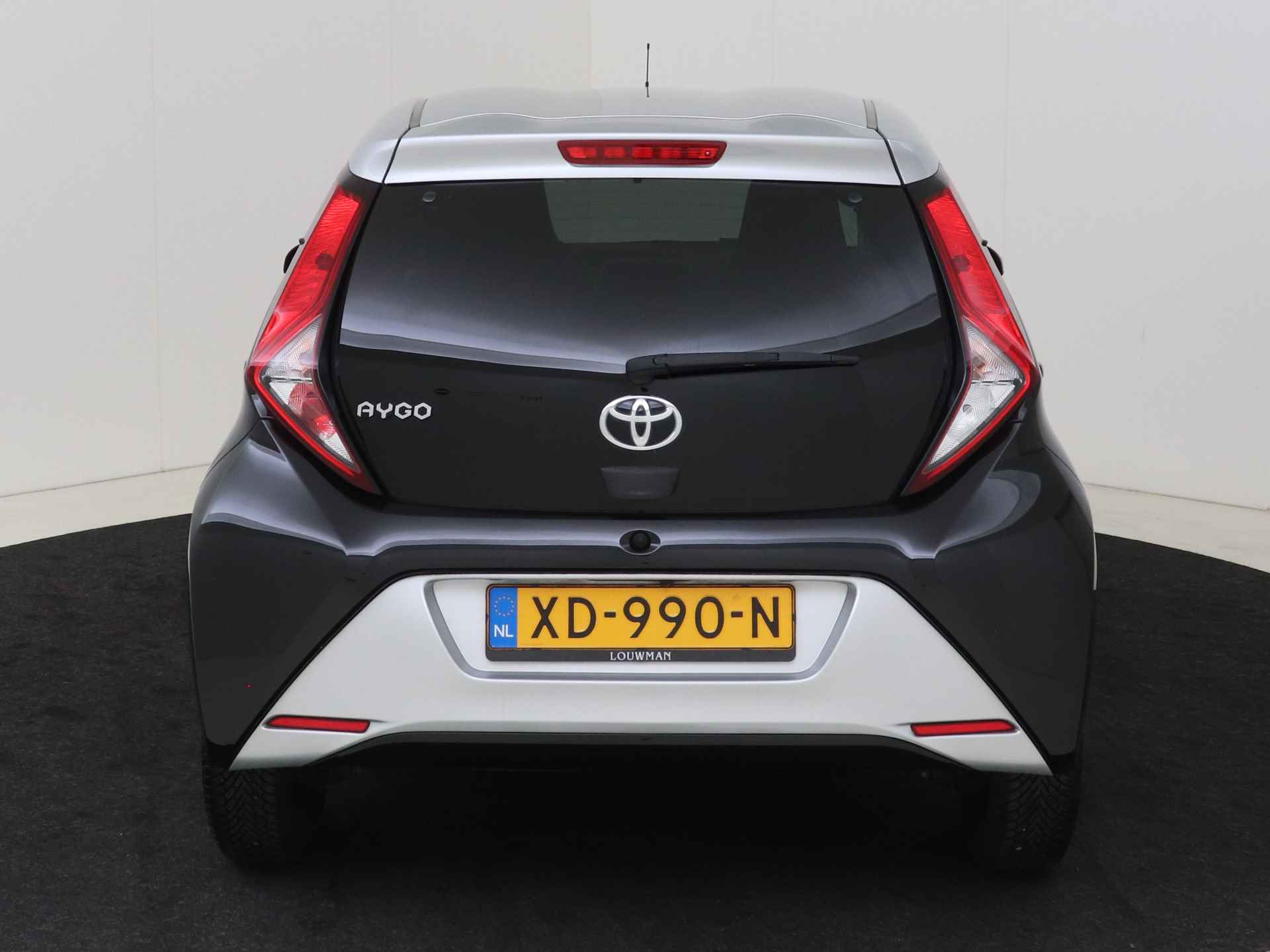 Toyota Aygo 1.0 VVT-i x-clusiv I Safety Sense | Apple Carplay/Android Auto I Climate Control I Keyless Entry/Start I 1e Eigenaar I Volledig LOUWMAN Onderhouden I - 30/45