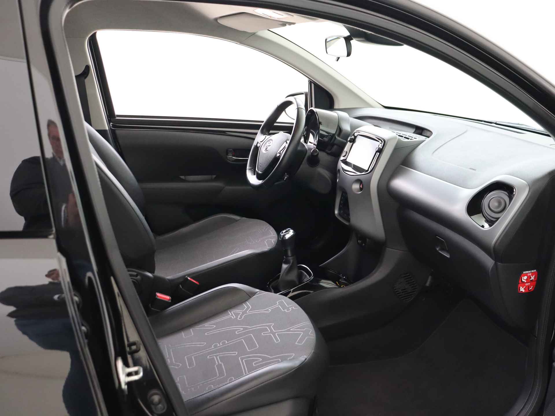 Toyota Aygo 1.0 VVT-i x-clusiv I Safety Sense | Apple Carplay/Android Auto I Climate Control I Keyless Entry/Start I 1e Eigenaar I Volledig LOUWMAN Onderhouden I - 31/45