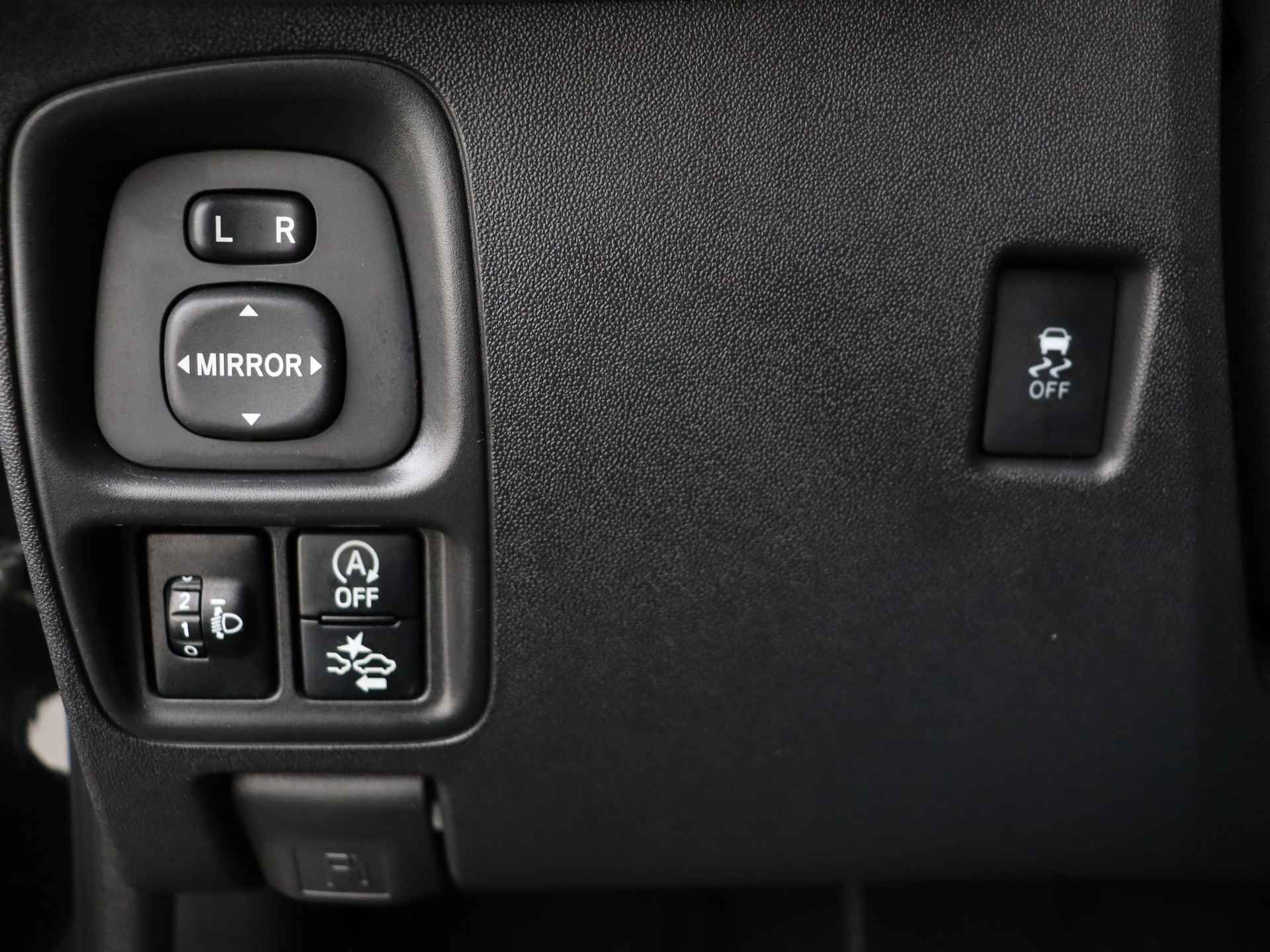 Toyota Aygo 1.0 VVT-i x-clusiv I Safety Sense | Apple Carplay/Android Auto I Climate Control I Keyless Entry/Start I 1e Eigenaar I Volledig LOUWMAN Onderhouden I - 34/45