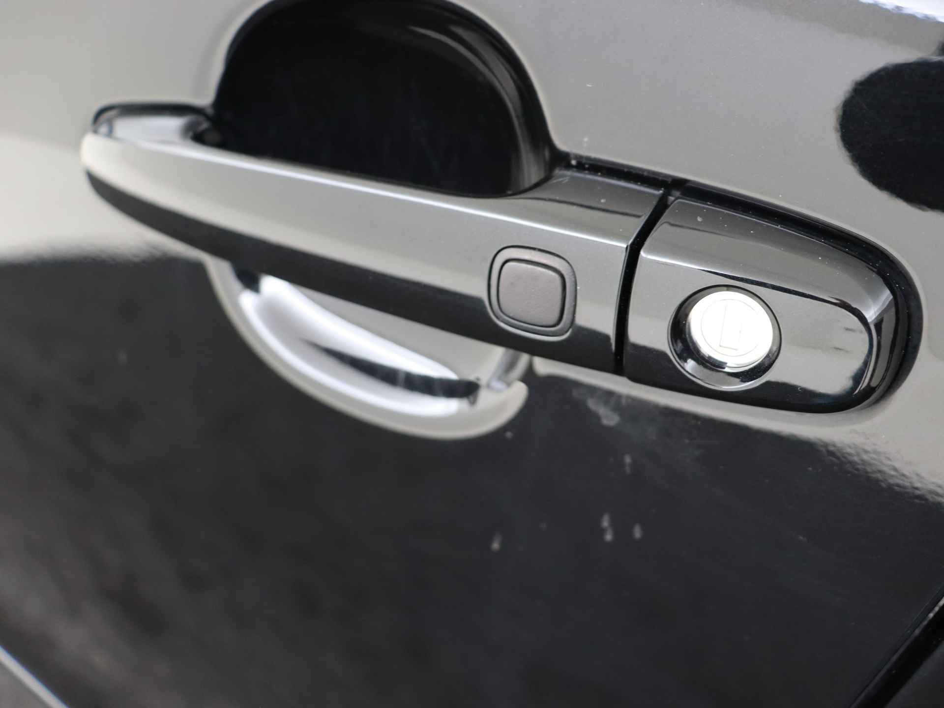 Toyota Aygo 1.0 VVT-i x-clusiv I Safety Sense | Apple Carplay/Android Auto I Climate Control I Keyless Entry/Start I 1e Eigenaar I Volledig LOUWMAN Onderhouden I - 41/45