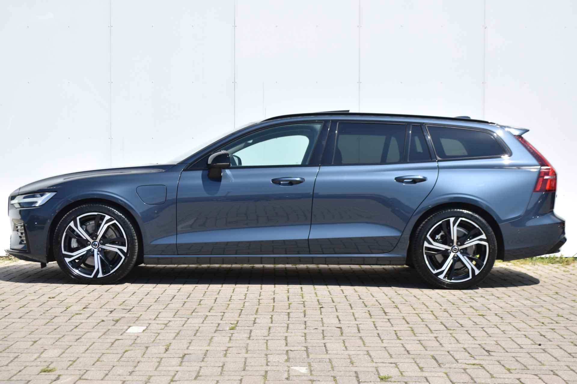 Volvo V60 T6 Recharge AWD Plus Dark #HarmanKardon #Stoelkoeling! #LongRange! - 7/33