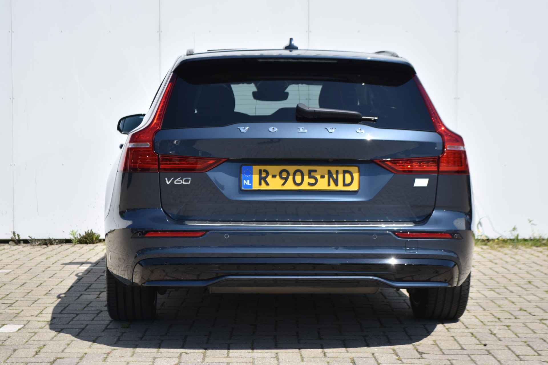 Volvo V60 T6 Recharge AWD Plus Dark #HarmanKardon #Stoelkoeling! #LongRange! - 9/33