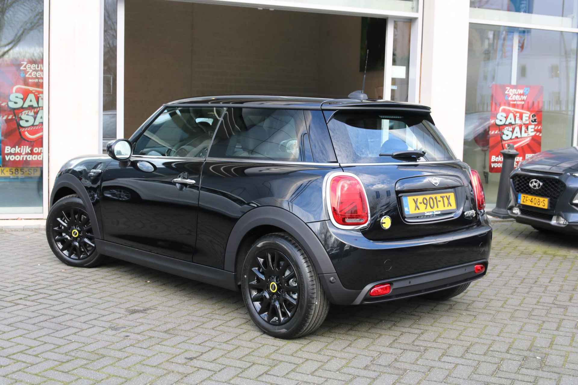 Mini Mini Electric Camden Edition 33 kWh NIEUW | Airco | Navi | LM Velgen | Cruise Control | Stoelverwarming |EXTR 2000 EURO SUBSIDIE VOORDEEL MOGELIJK| - 9/25