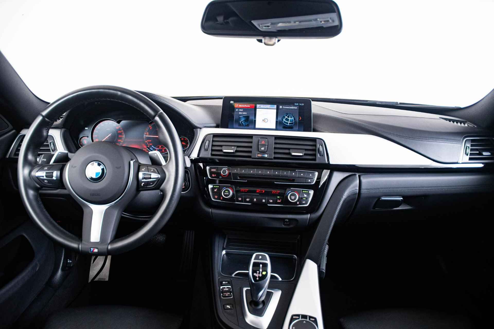 BMW 4-serie Gran Coupé 420i High Executive Edition M Sport - Schuif/kantel dak - Park Assistant - Cruise Control - Elektrisch verwarmde voorstoelen - Getinte Ruiten - Automatisch dimmende binnenspiegel - Achteruitrijcamera - - 3/67