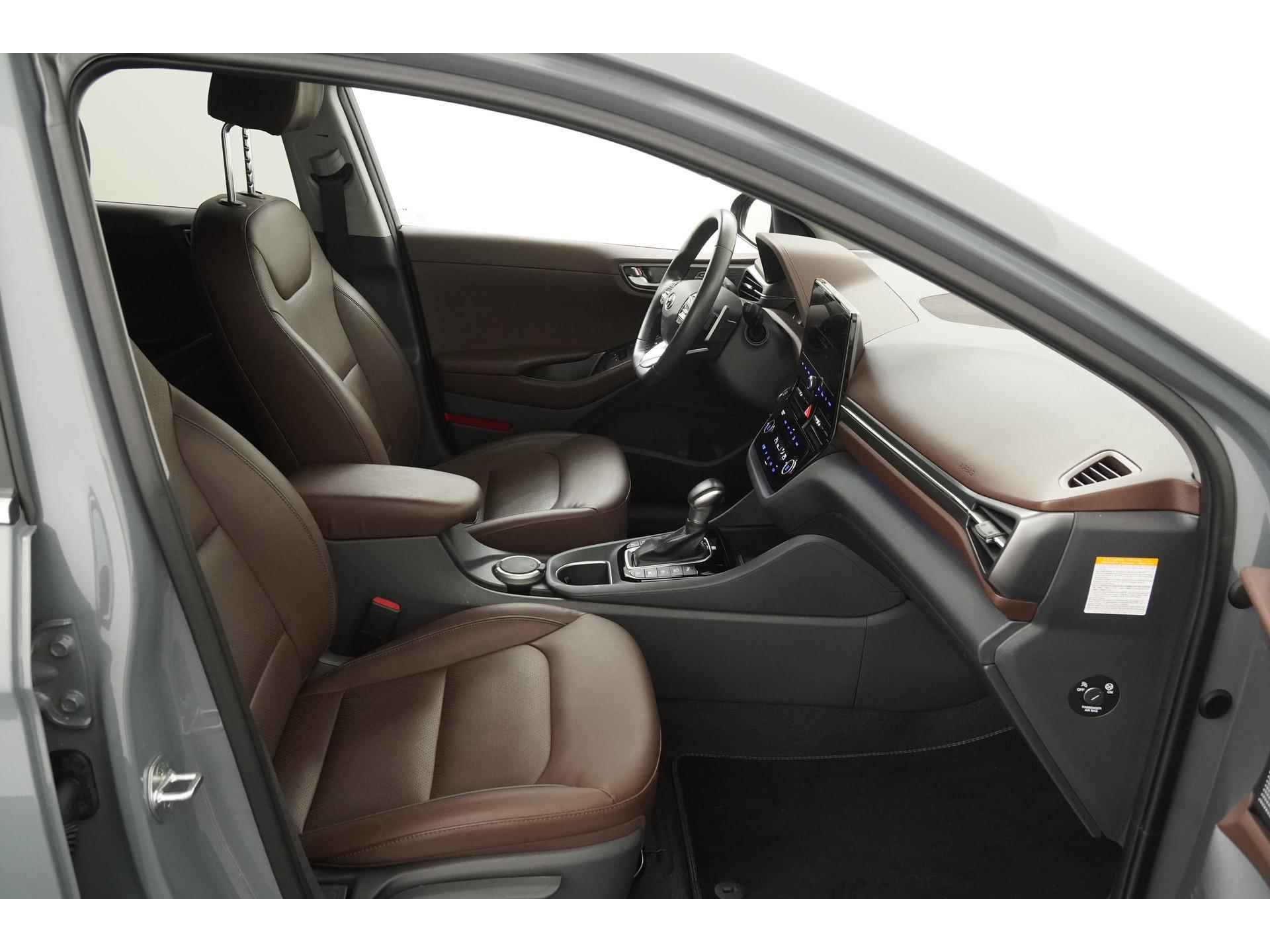 Hyundai IONIQ 1.6 GDi PHEV Premium | Bruin Leder |  Zondag Open! - 28/37