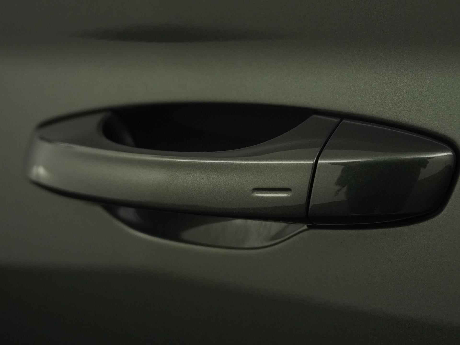 Škoda Superb Combi 1.4 TSI iV Laurin & Klement | Virtual Cockpit | Panoramadak | Zondag Open! - 37/51
