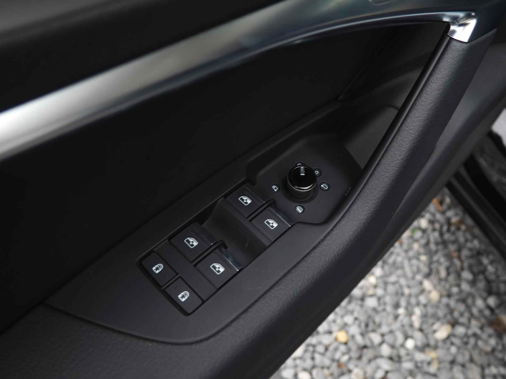 Audi A6 Limousine 45 TFSI S-line edition / Memory / Full LED / CarPlay / 19" / Stoelverarming / Sensoren - 32/40