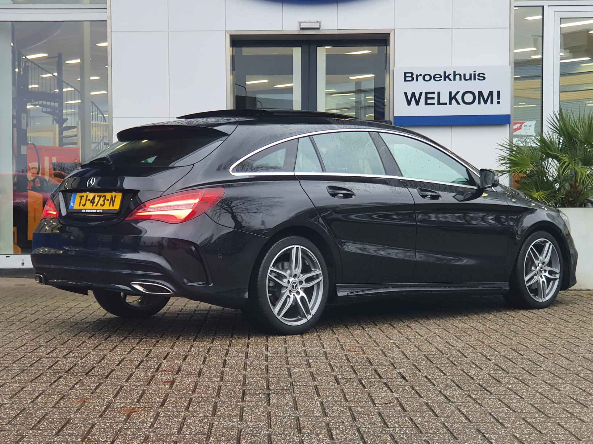 Mercedes-Benz CLA-Klasse Shooting Brake 180 AMG | 1e eigenaar | Panoramadak | Stoelverwarming | Camera - 4/34