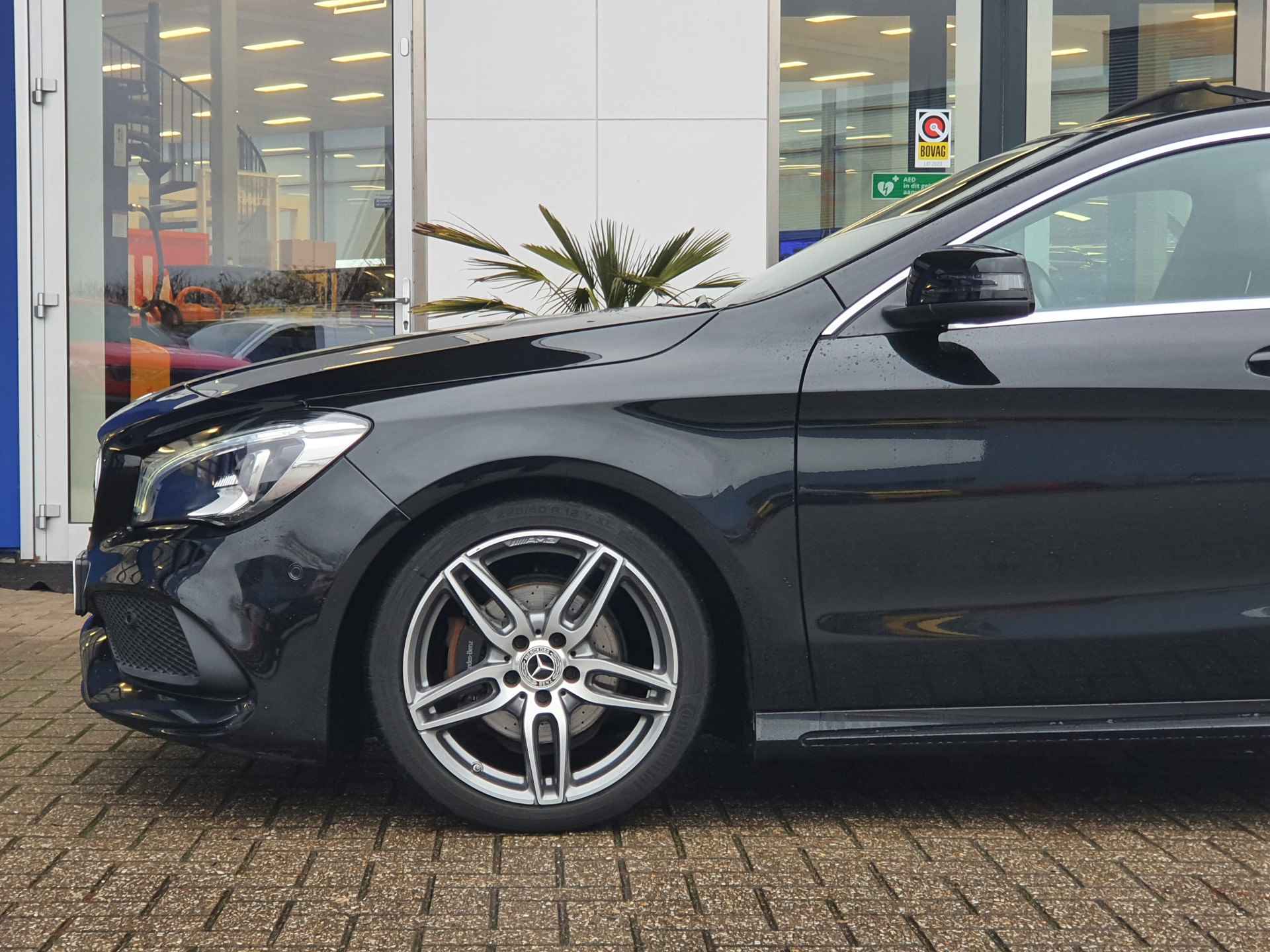 Mercedes-Benz CLA-Klasse Shooting Brake 180 AMG | 1e eigenaar | Panoramadak | Stoelverwarming | Camera - 18/34