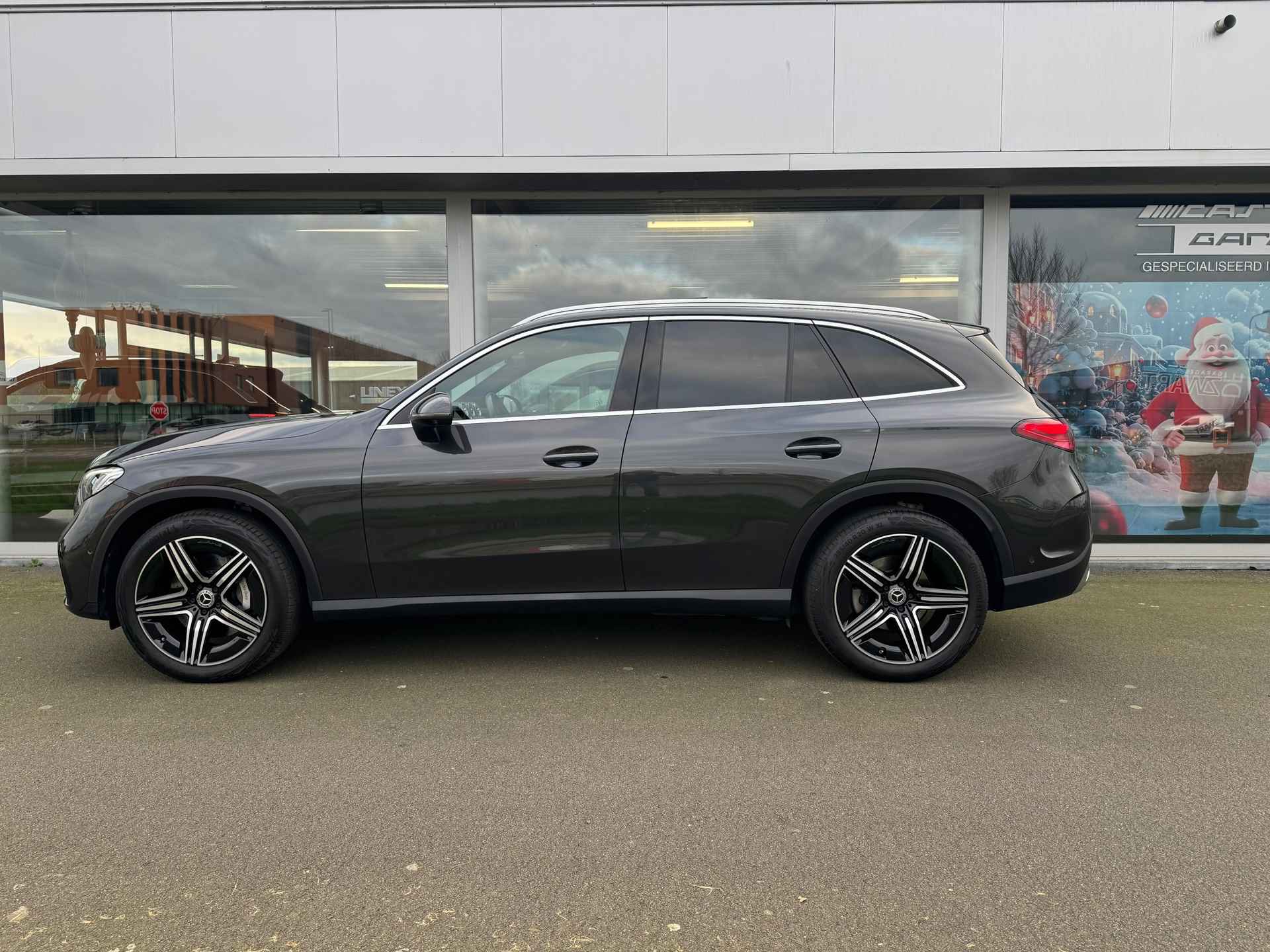 Mercedes-Benz GLC-klasse 300 4MATIC AMG Line Panorama schuifdak , standkachel 360 graden camera - 4/27